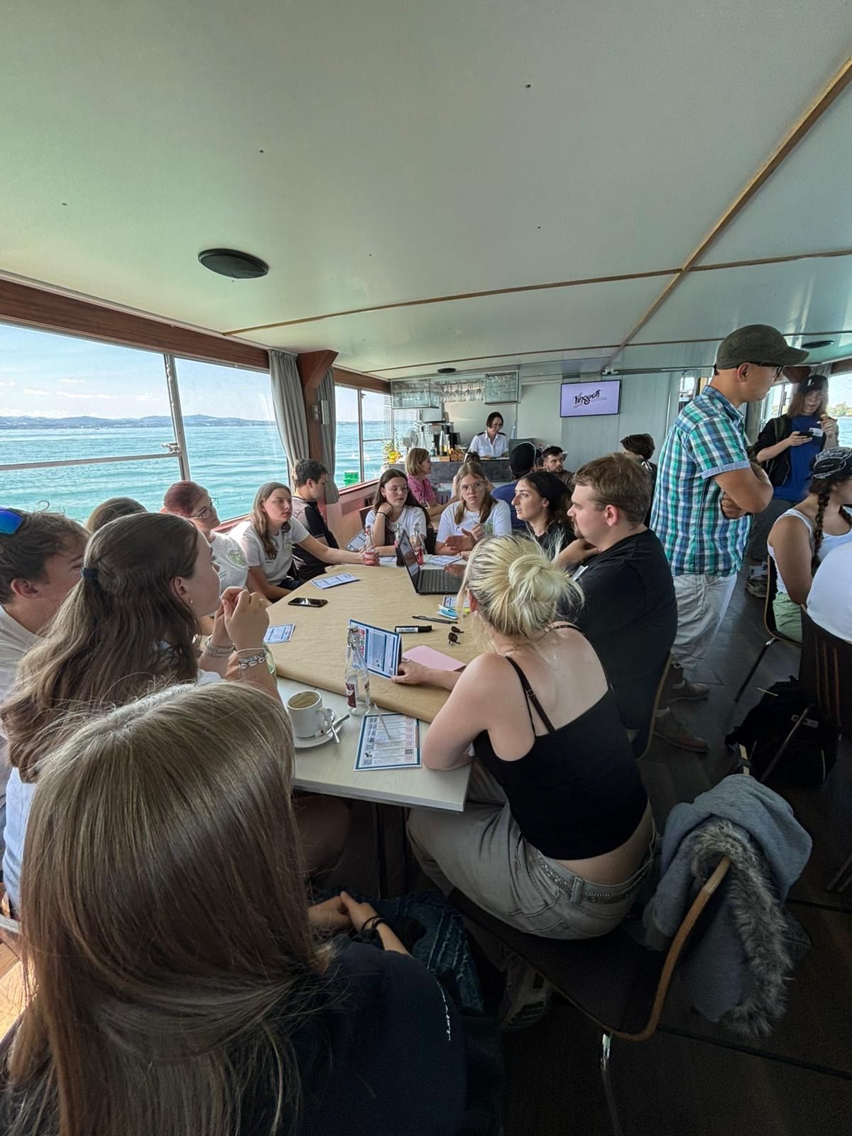 Die Workshop-Gruppen teilen ihre Ergebnisse und tauschen sich über ihre Ideen für die Zukunft aus. Foto: Kaya Kantner