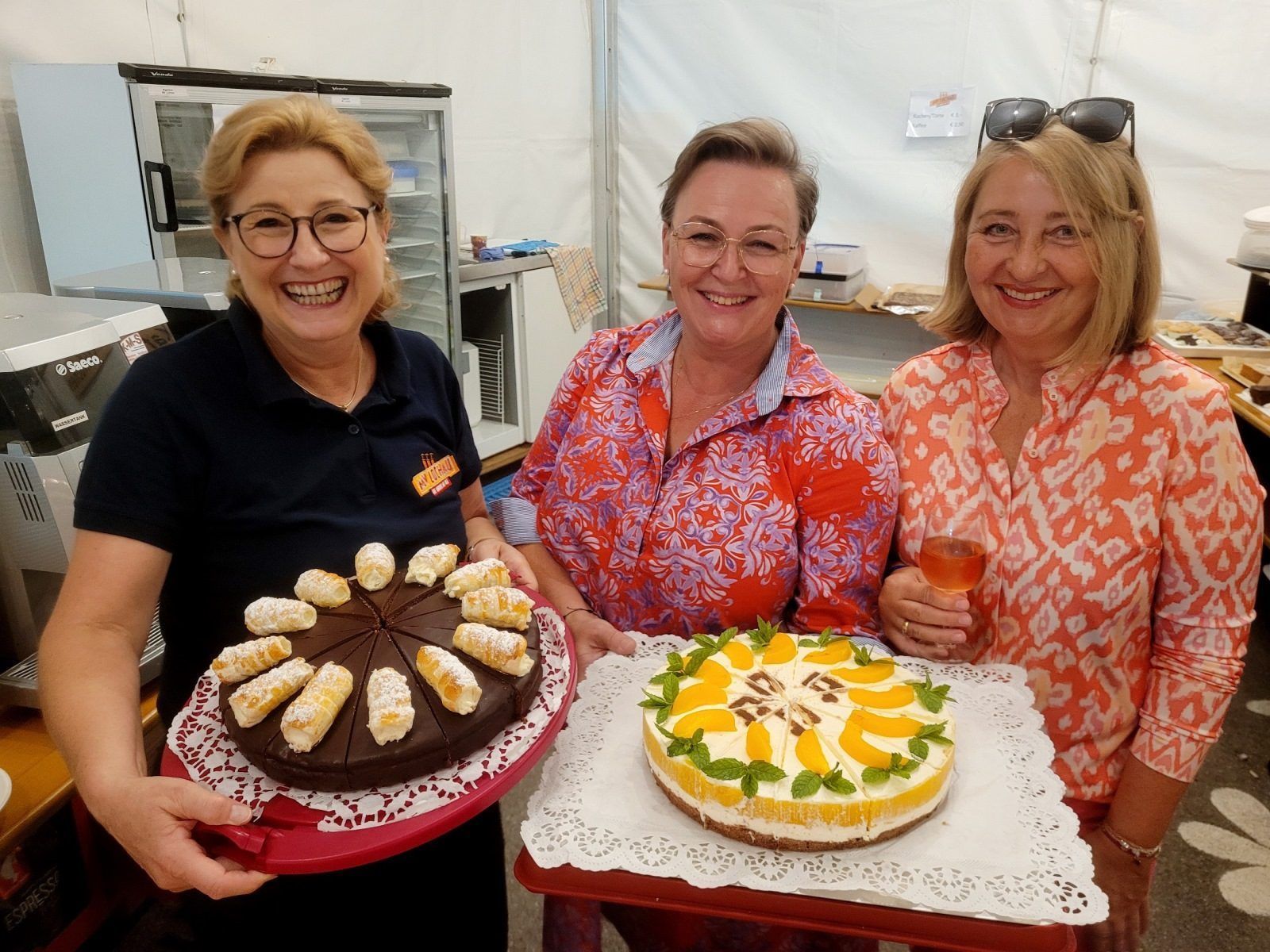 Auf die „süßen“ Besucher wartet natürlich auch ein tolles Kuchenbuffet.
