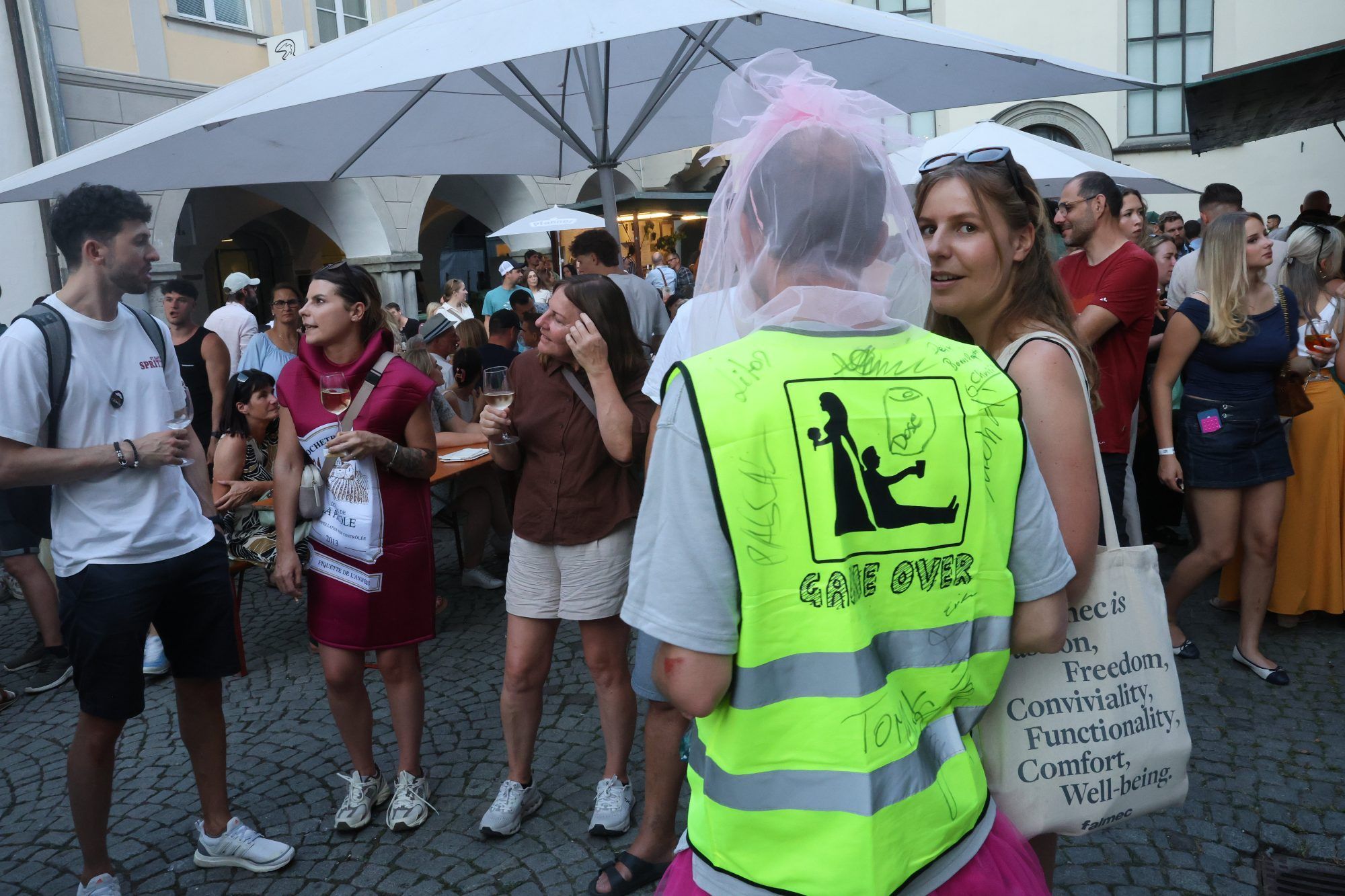 Genuss und Geselligkeit beim Weinfest