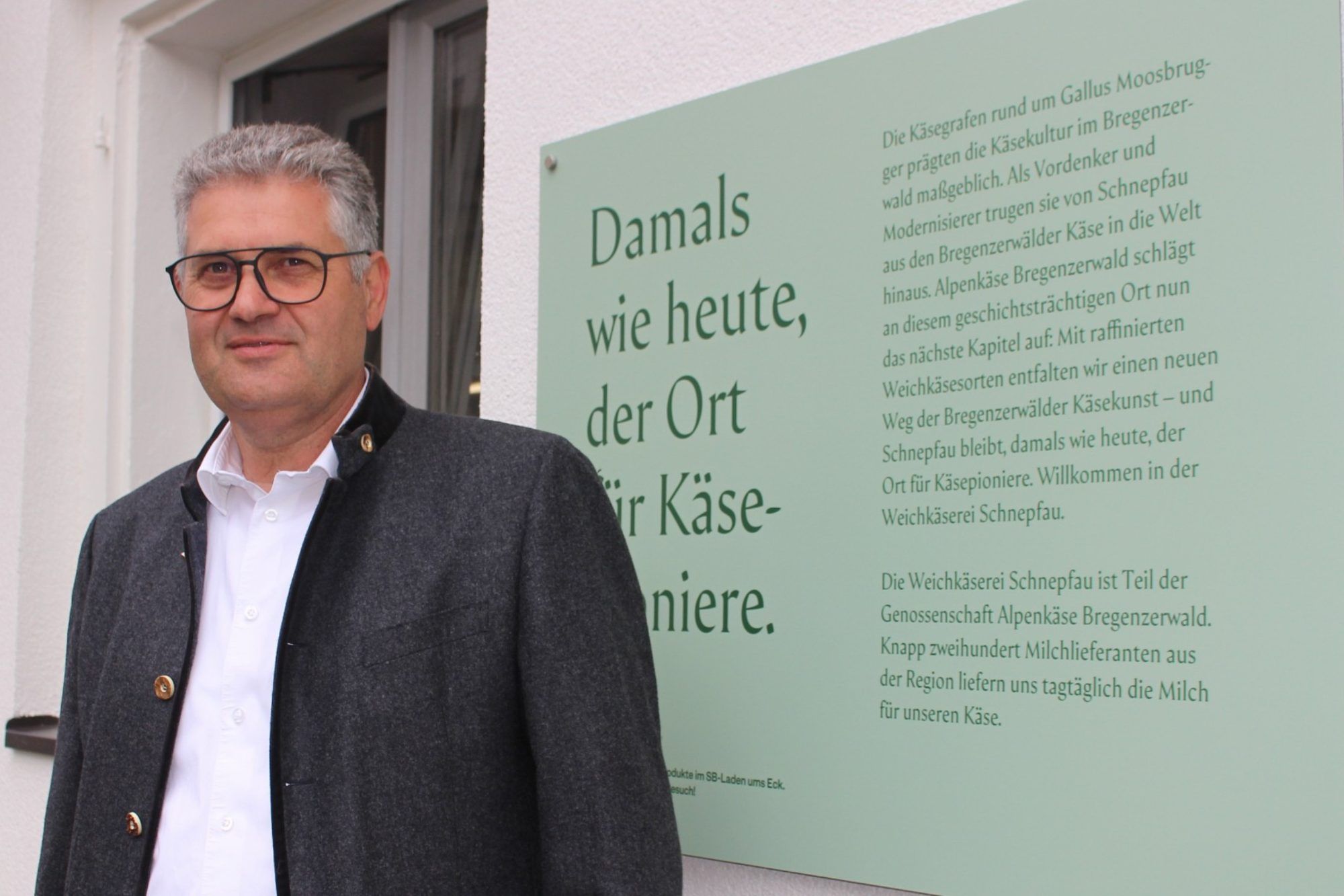Hermann Metzler, „in den Ruhestand gleitender“ Alpenkäse-Geschäftsführer, setzte mit dem Umbau der Sennerei Schnepfau einen Markstein der Wälder Käsetradition – und fand mit Johannes Fink einen Meistersenn, der den Schnepfauer Betrieb in die höchste Liga führte.