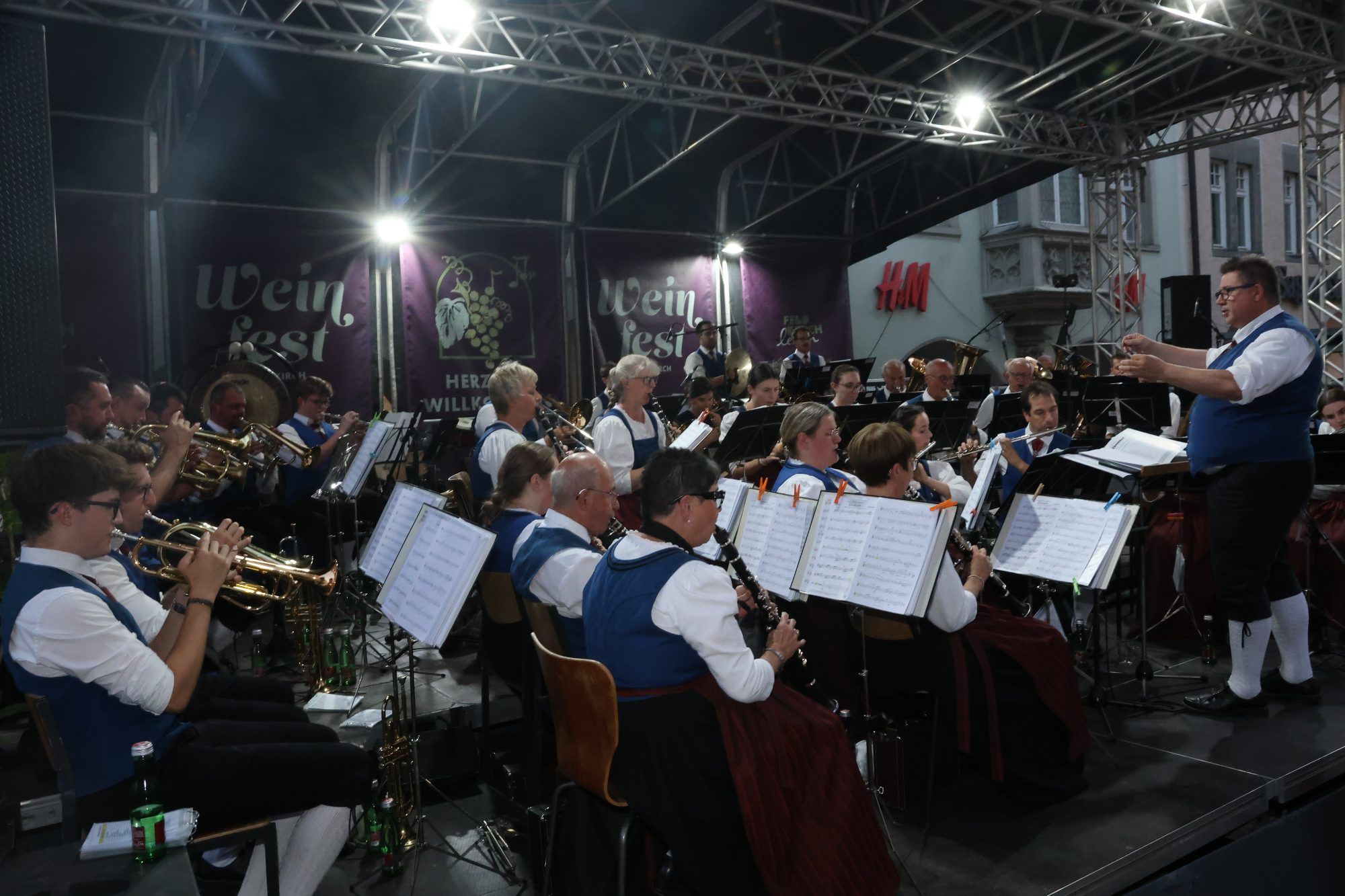 Genuss und Geselligkeit beim Weinfest