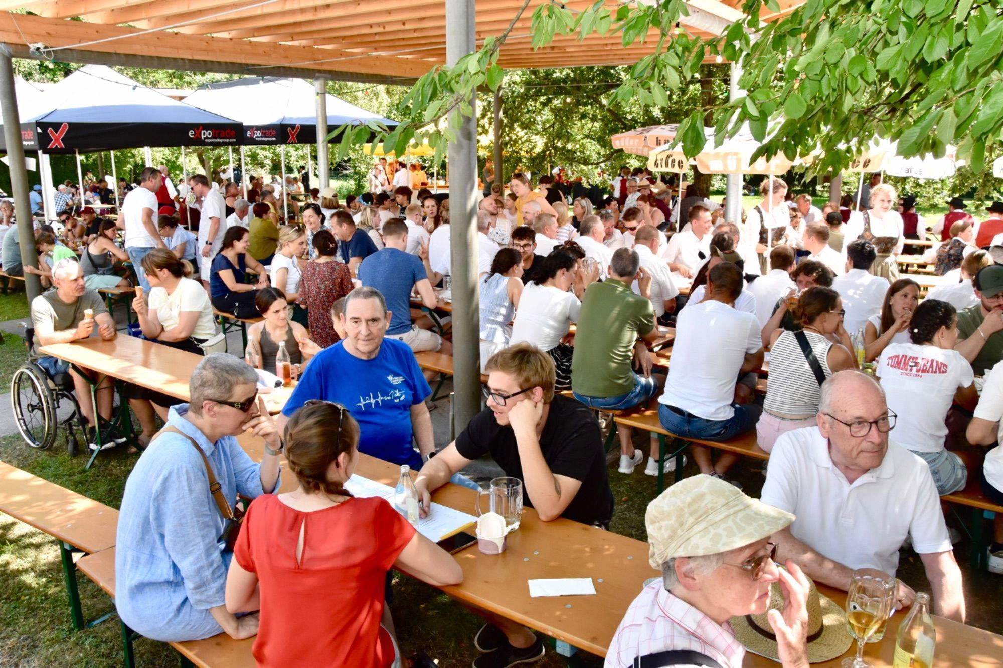 Viele hatten das Fest trotz der hohen Temperaturen besucht.