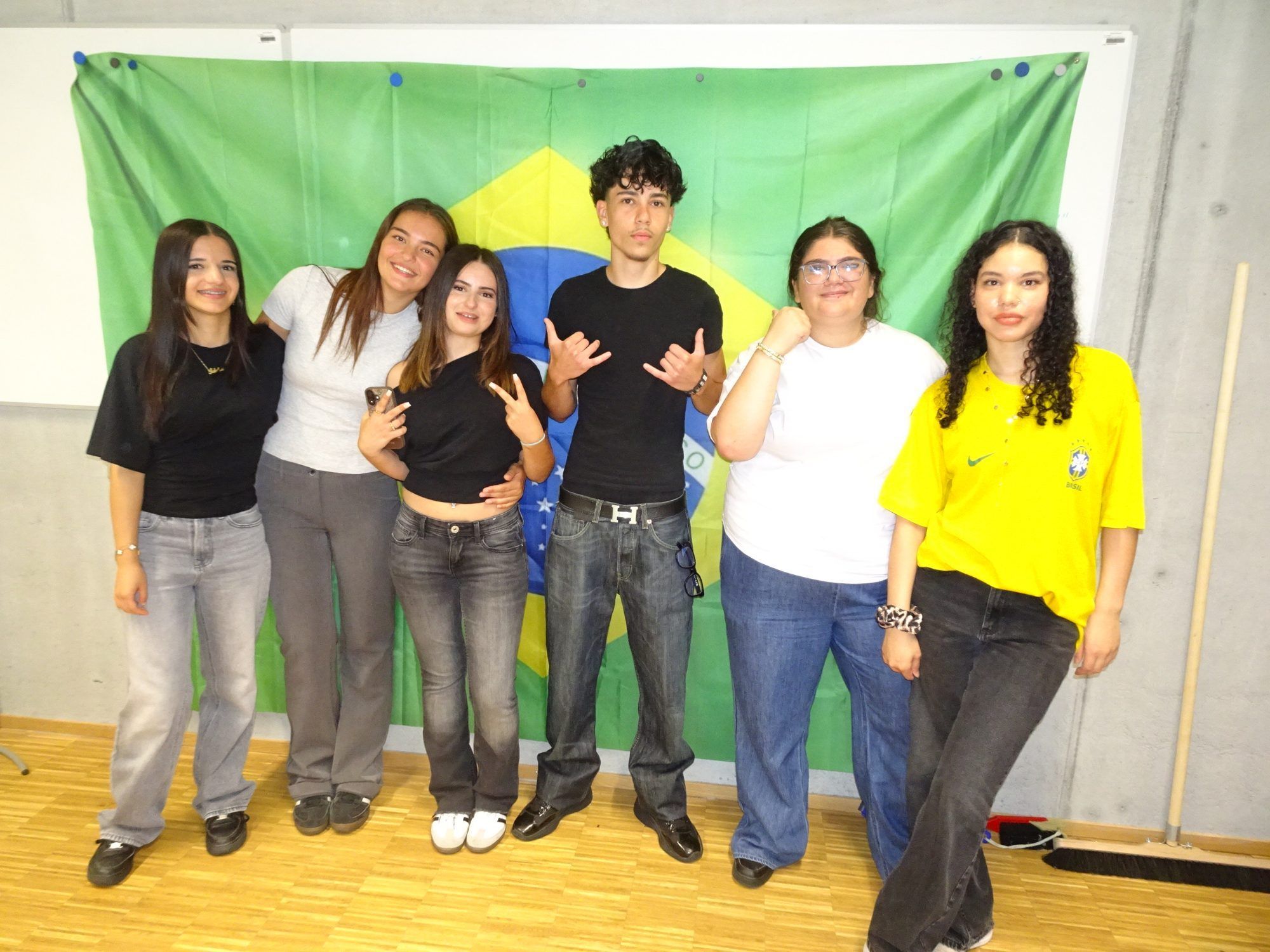 Auch die Brasilianer zeigten sich von ihrer gastfreundlichen Seite und hießen die Besucher mit viel Rhythmus willkommen.