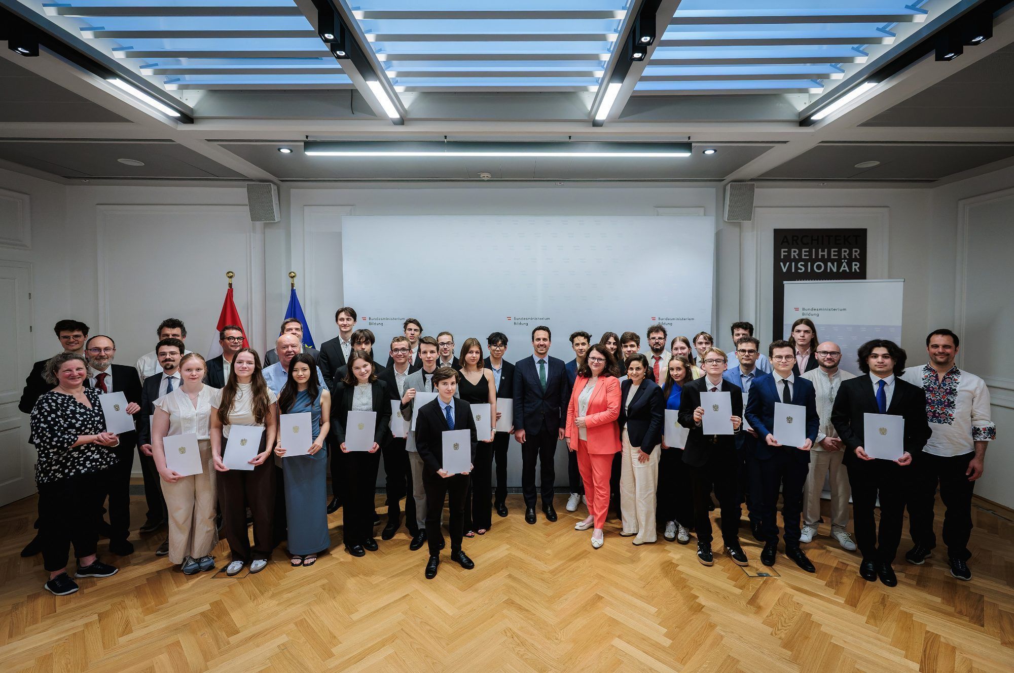 Beim „Tag der Wissenschaftsolympiaden“ wurden die österreichischen EOES-Teilnehmer gemeinsam mit den Teams anderer Wissenschaftsolympiaden geehrt. ©Valentin Brauneis