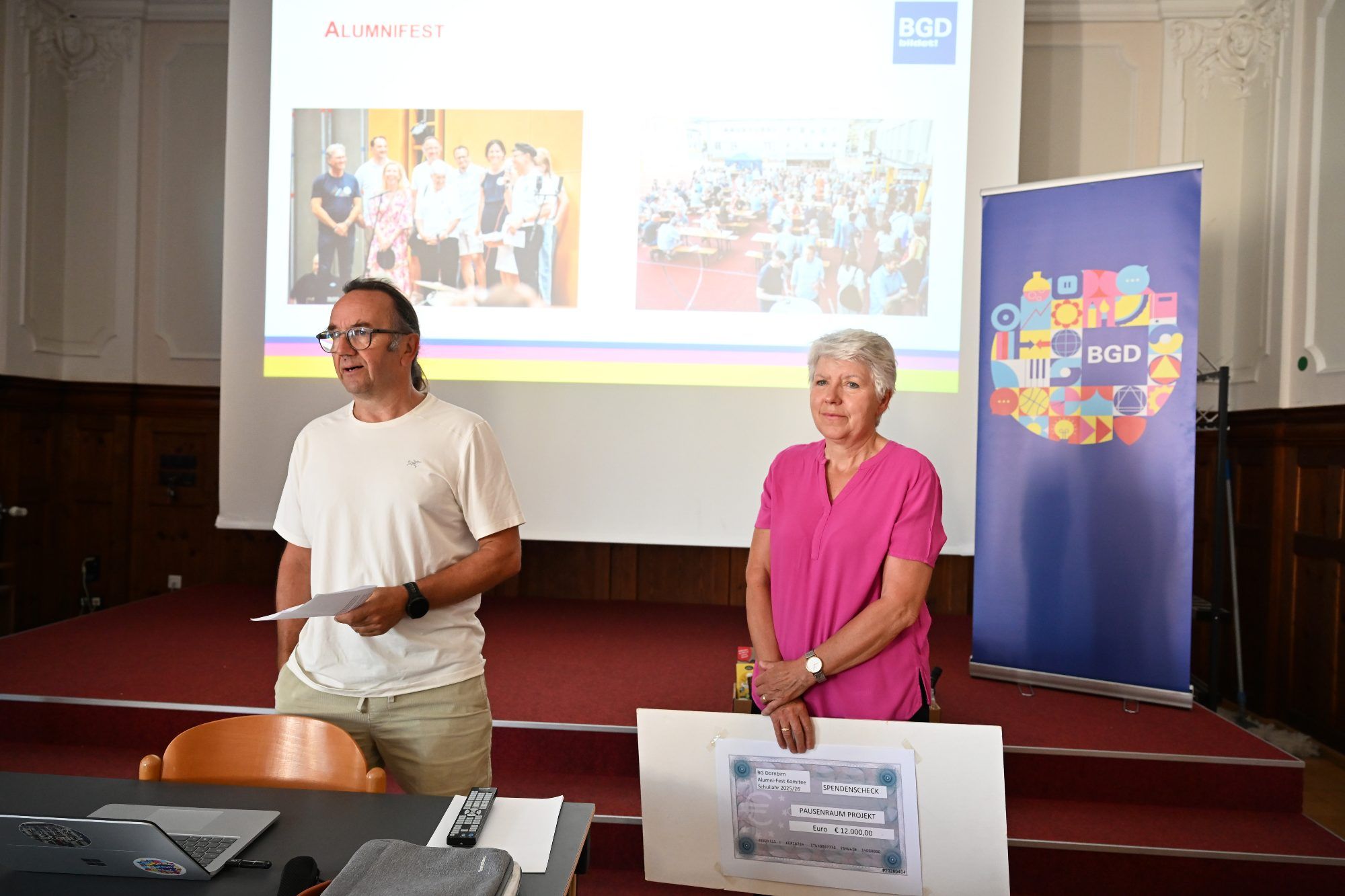 Markus Schelling blickte gemeinsam mit Erika Schuster auf das Alumnifest zurück und dankte allen Mitwirkenden für ihren Einsatz.