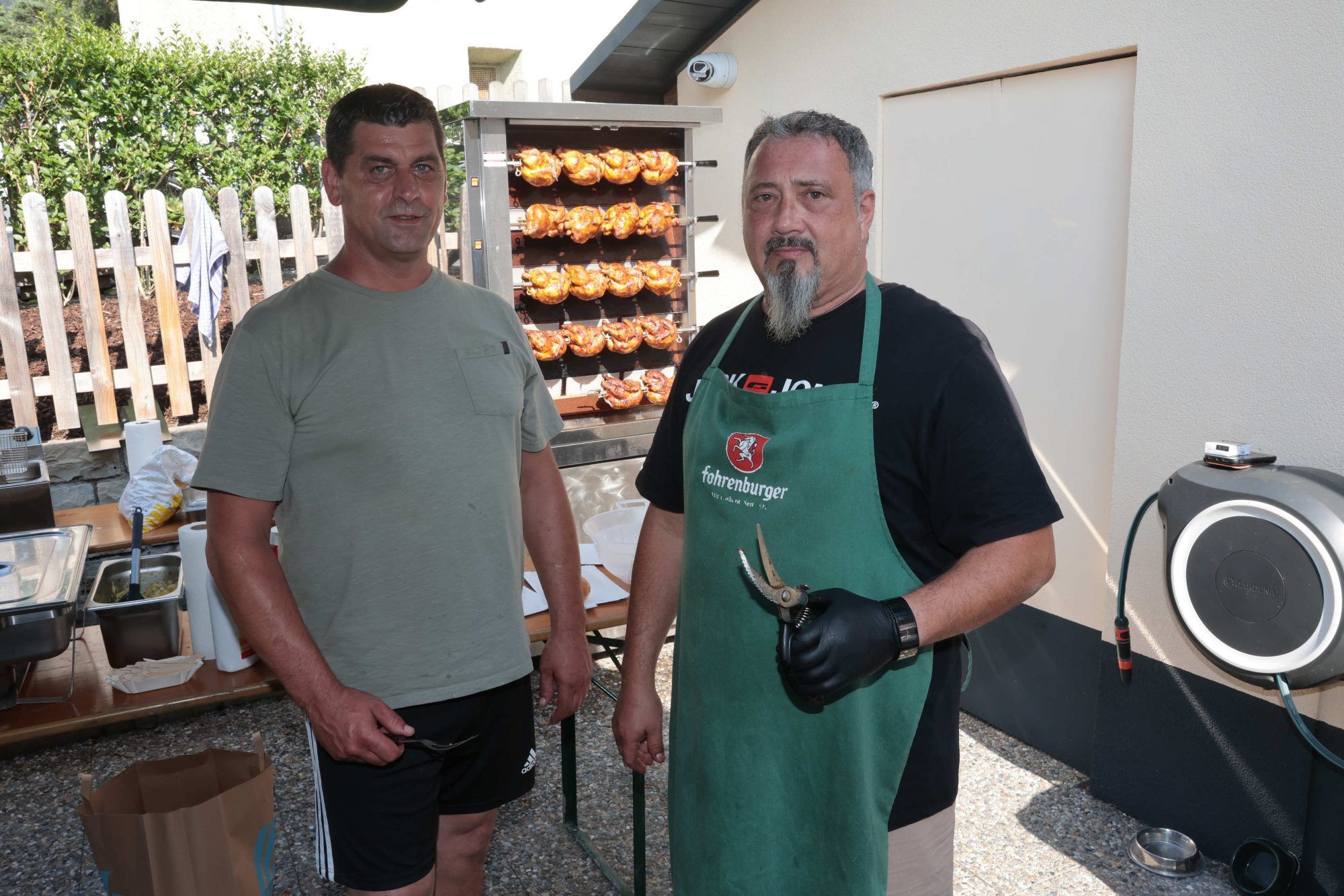 Michael MAruschek und Thomas Hartmann an der Gilllstation.