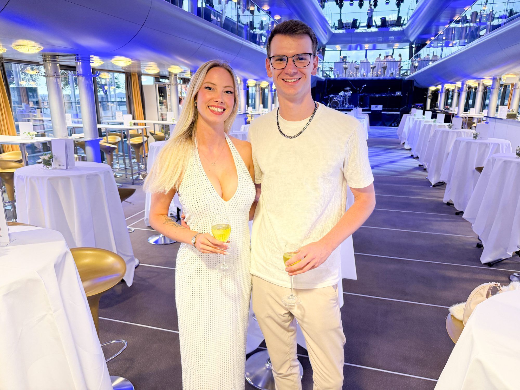Alexandra Wolff und Nils Betzelberger beim Apero