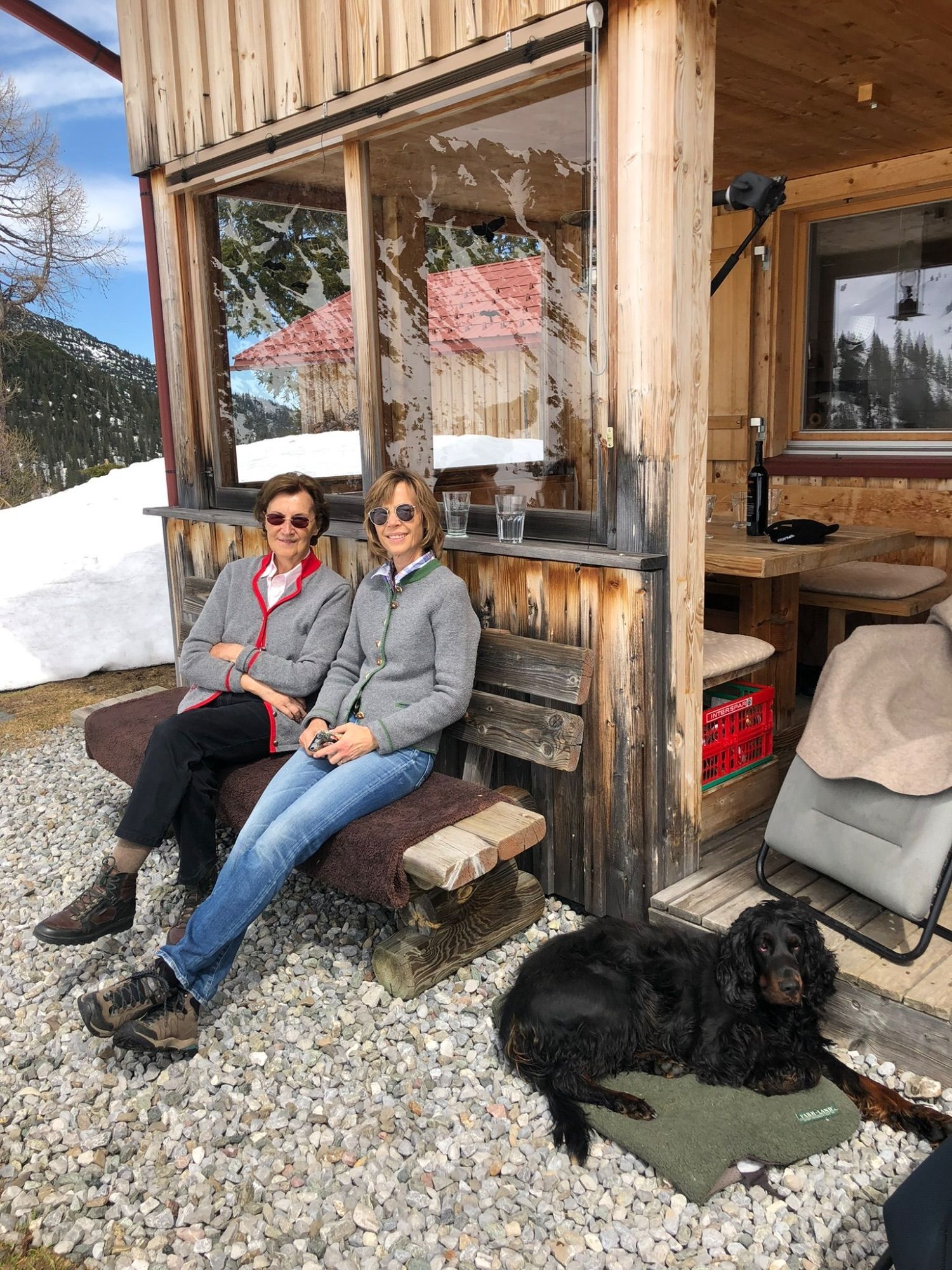 Gertrud 2019 im Brandnertal mit ihrer Schwiegertochter. Die Berge waren für Gertrud Rückzugsort und Kraftquelle zugleich.