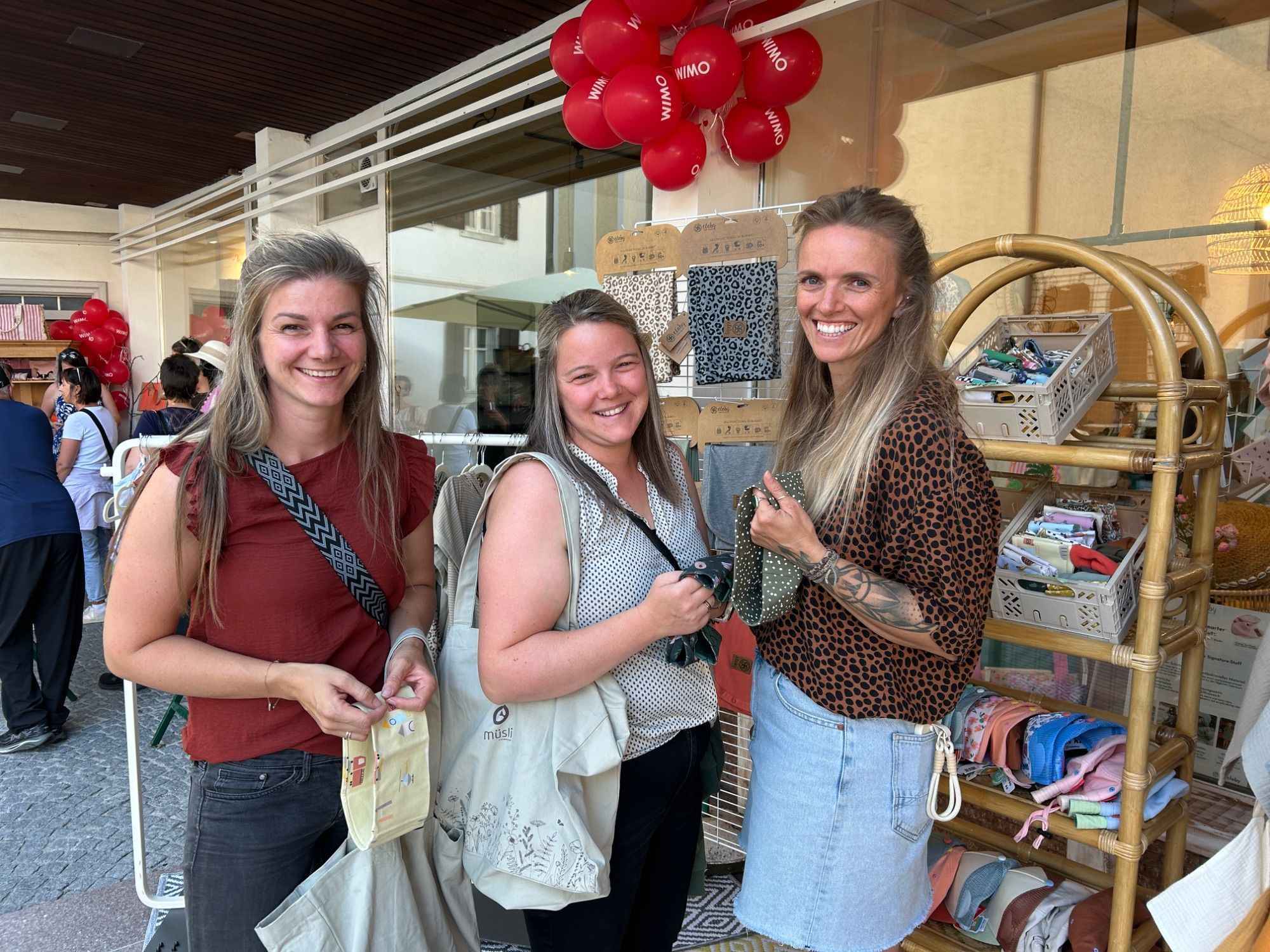 Sophia Hohenfellner, Sandra Burtscher und Sandra Stüttler genossen das Flair.