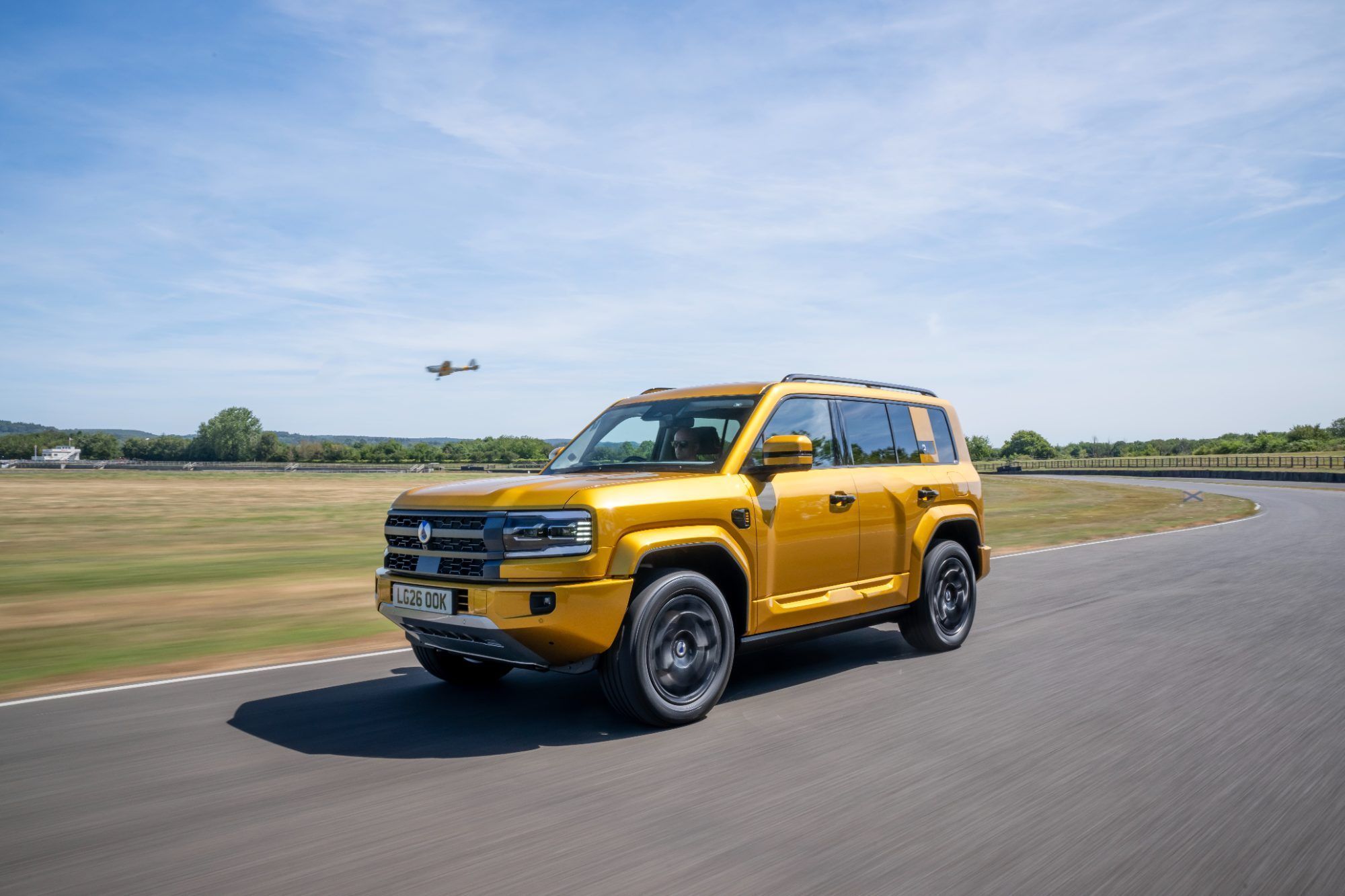 Denza macht klar, wo der Bao den Most herholt: Der Premium-SUV Bao 5 ist kein Wannabe-Offroader, sondern setzt technische Maßstäbe. Die Zahl im Namen verrät: Bald dürfte ein kompakterer Bruder fol-gen