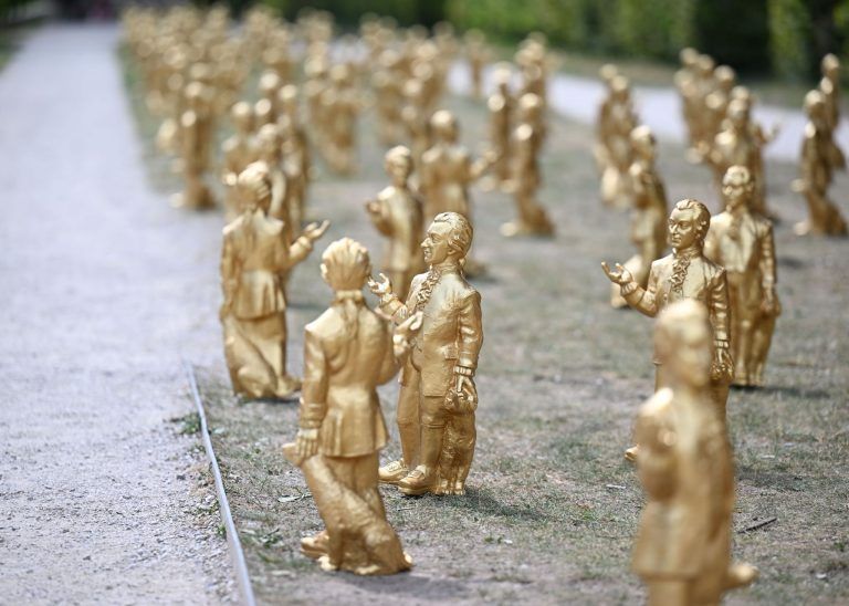 Goldene Mozarts bevölkern Salzburg