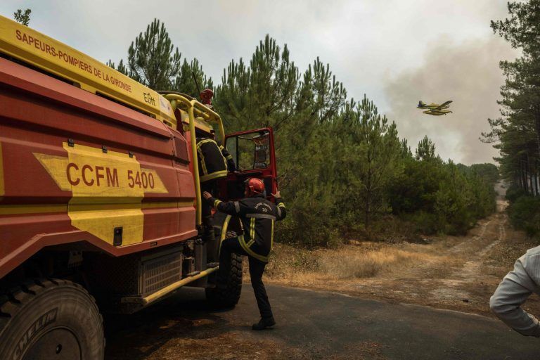 FRANCE-ENVIRONMENT-CLIMATE-WEATHER-WILDFIRE