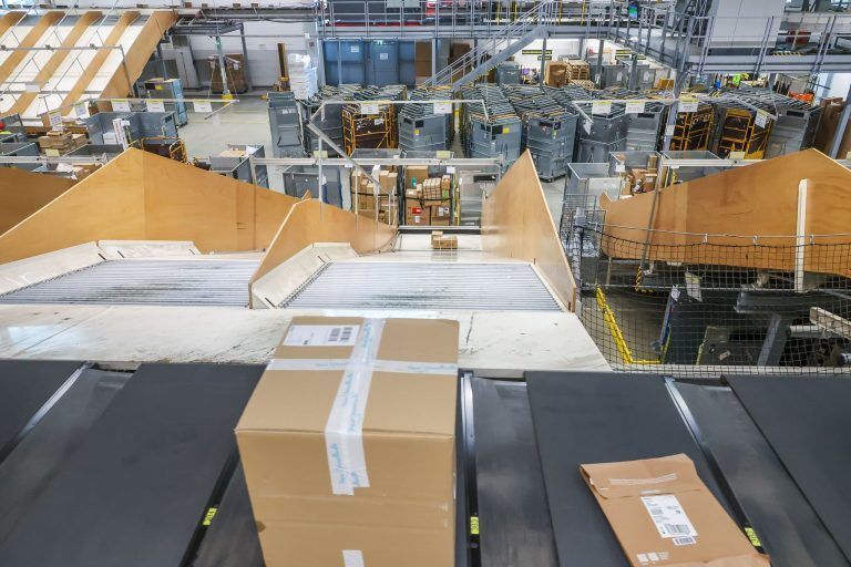 Bald 7,40 Euro extra: Post sieht Folgen neuer Paketgebühren