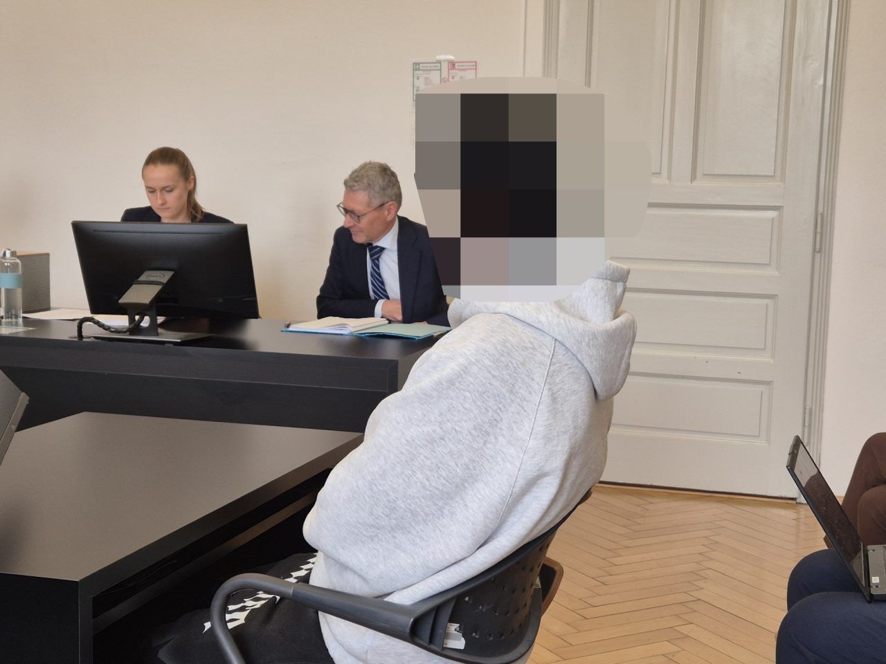 Prozess nach angeblichem räuberischen Diebstahl