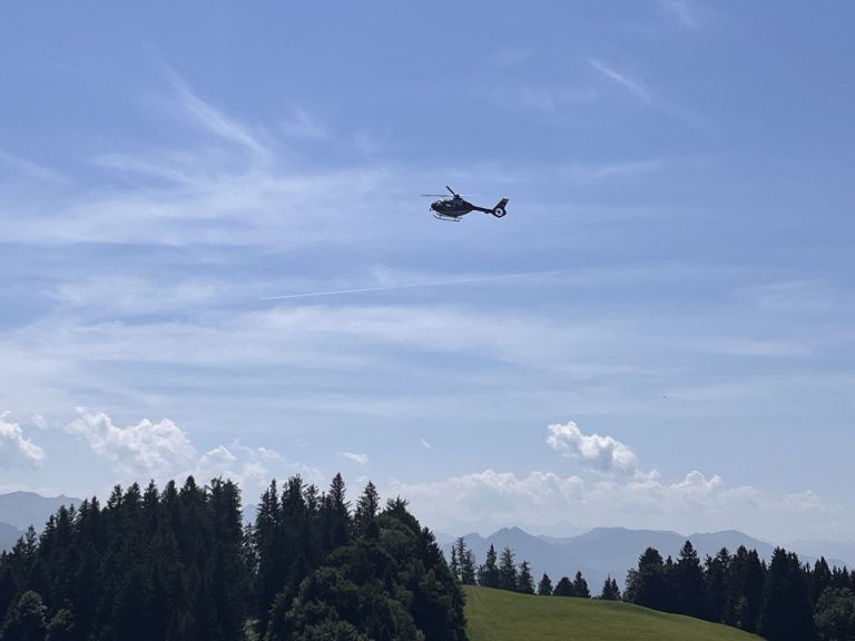 "patriotischer" Wandertag sorgt für Polizeieinsatz