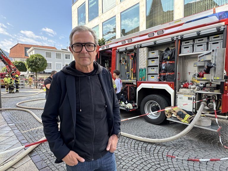 Als der Dachstuhl in Flammen stand, zählte jede Minute – Schaden in Millionenhöhe