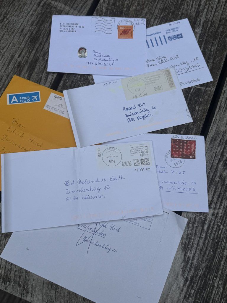 "Der Brief war Wochen unterwegs und ging dann nach Rumänien" – Vorarlberger klagen über unhaltbare Zustände bei der Post