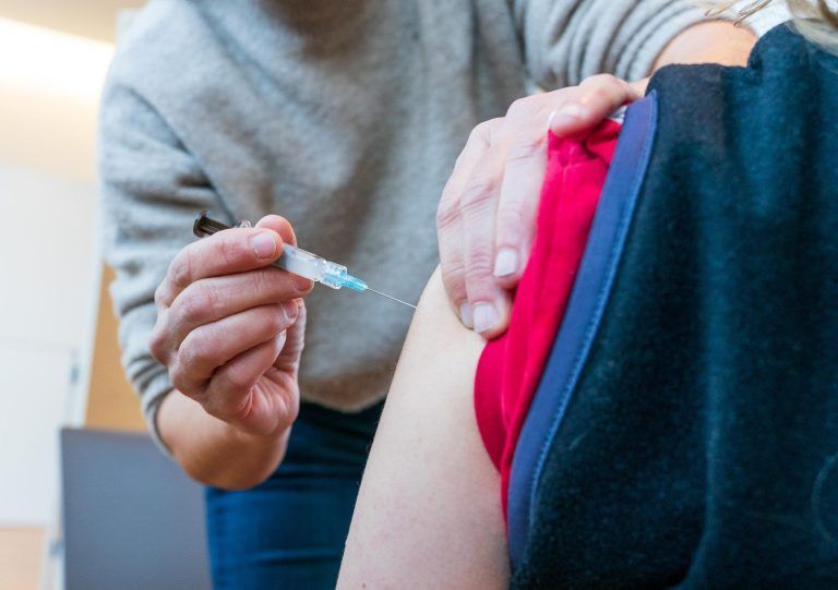 Masern, Mumps und Co.: Warum verschwundene Krankheiten heute zum Impfproblem werden