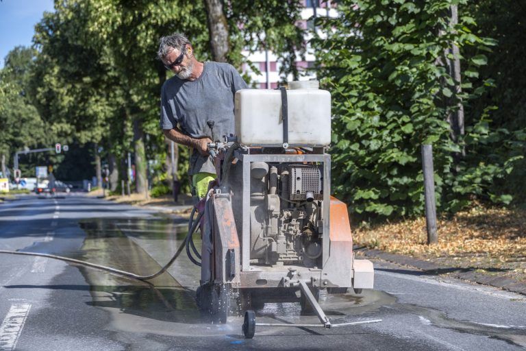 Sperren und Umleitungen: Der Baustellensommer rollt an