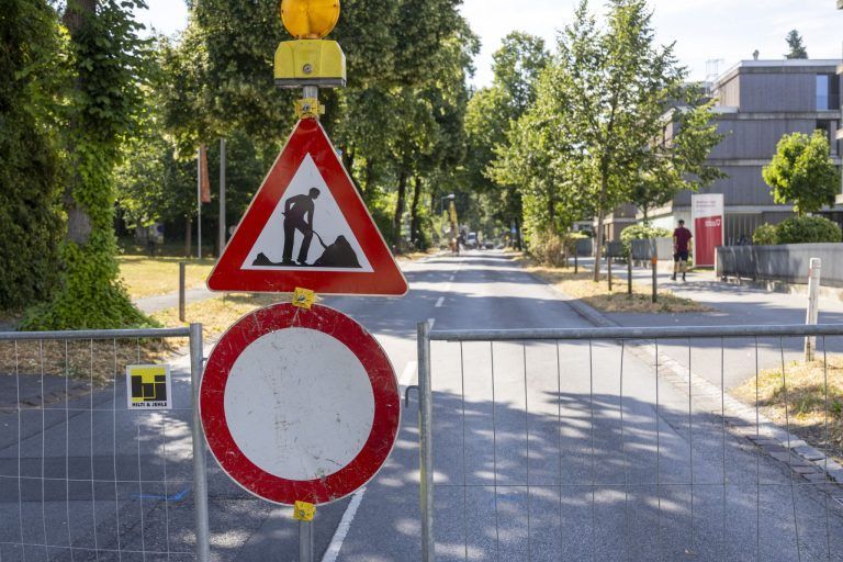 Sperren und Umleitungen: Der Baustellensommer rollt an
