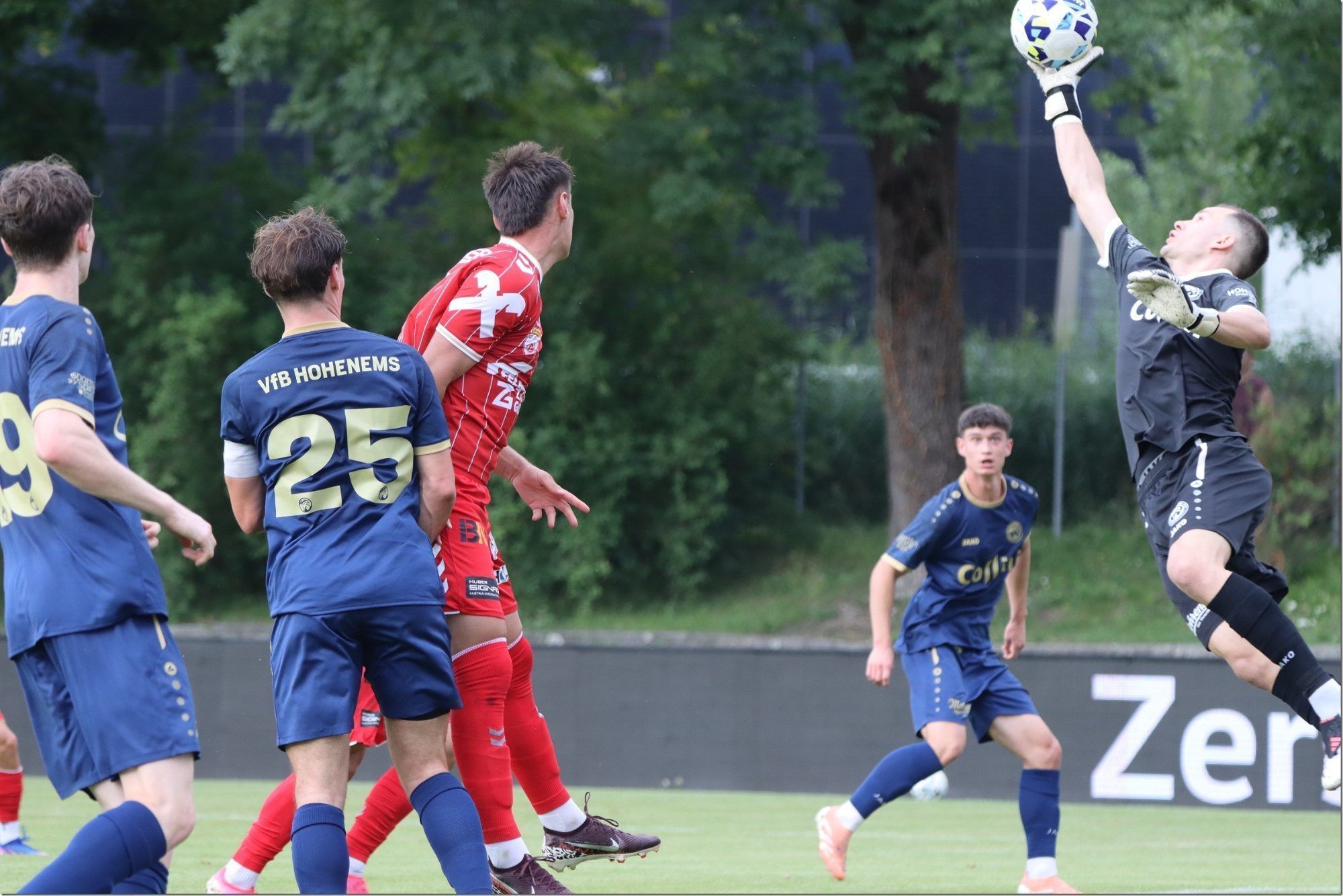 Bilder vom Spiel Hohenems vs Hertha Wels - alle Fotos von Knobel