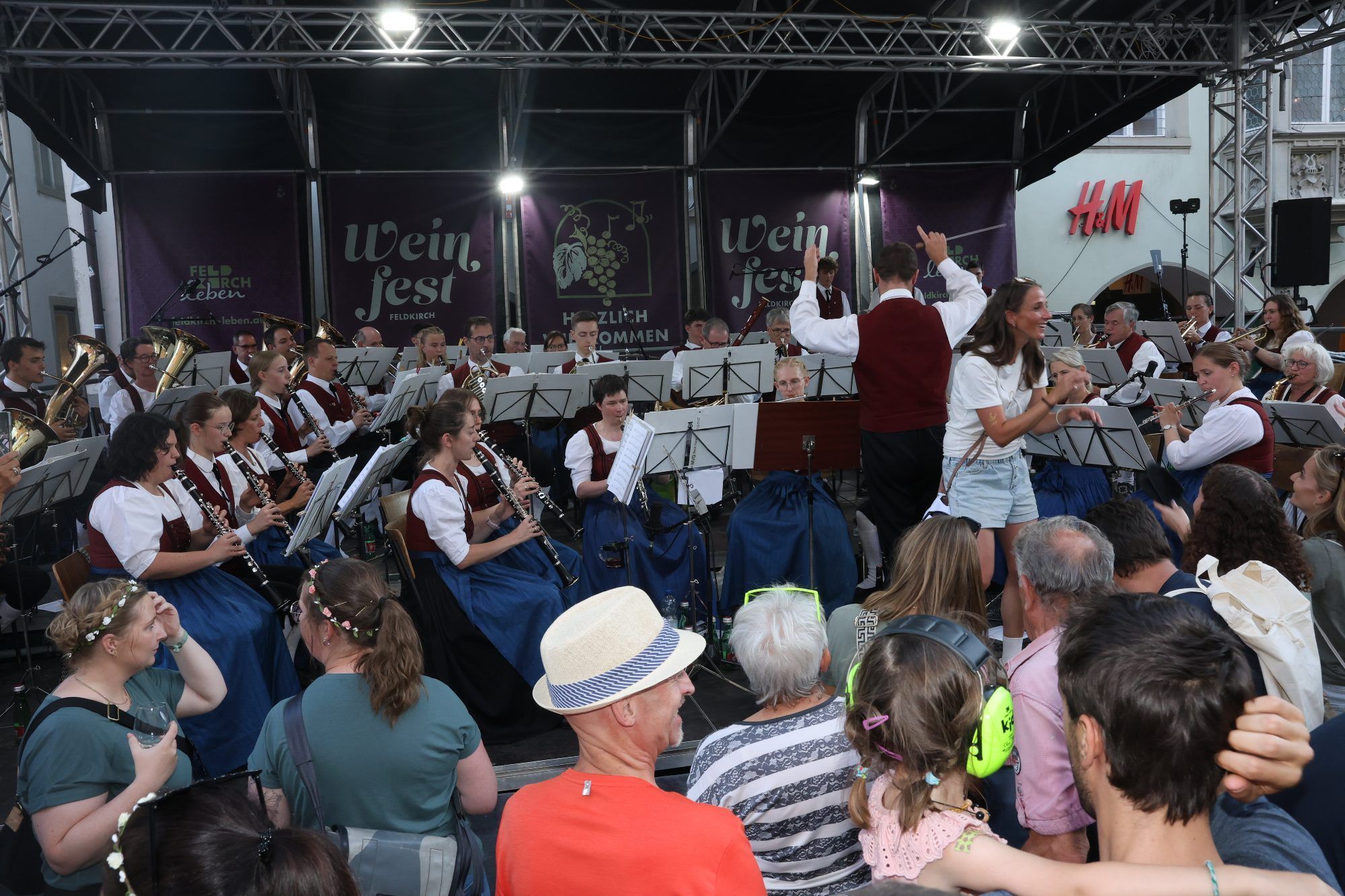 Genuss und Geselligkeit beim Weinfest