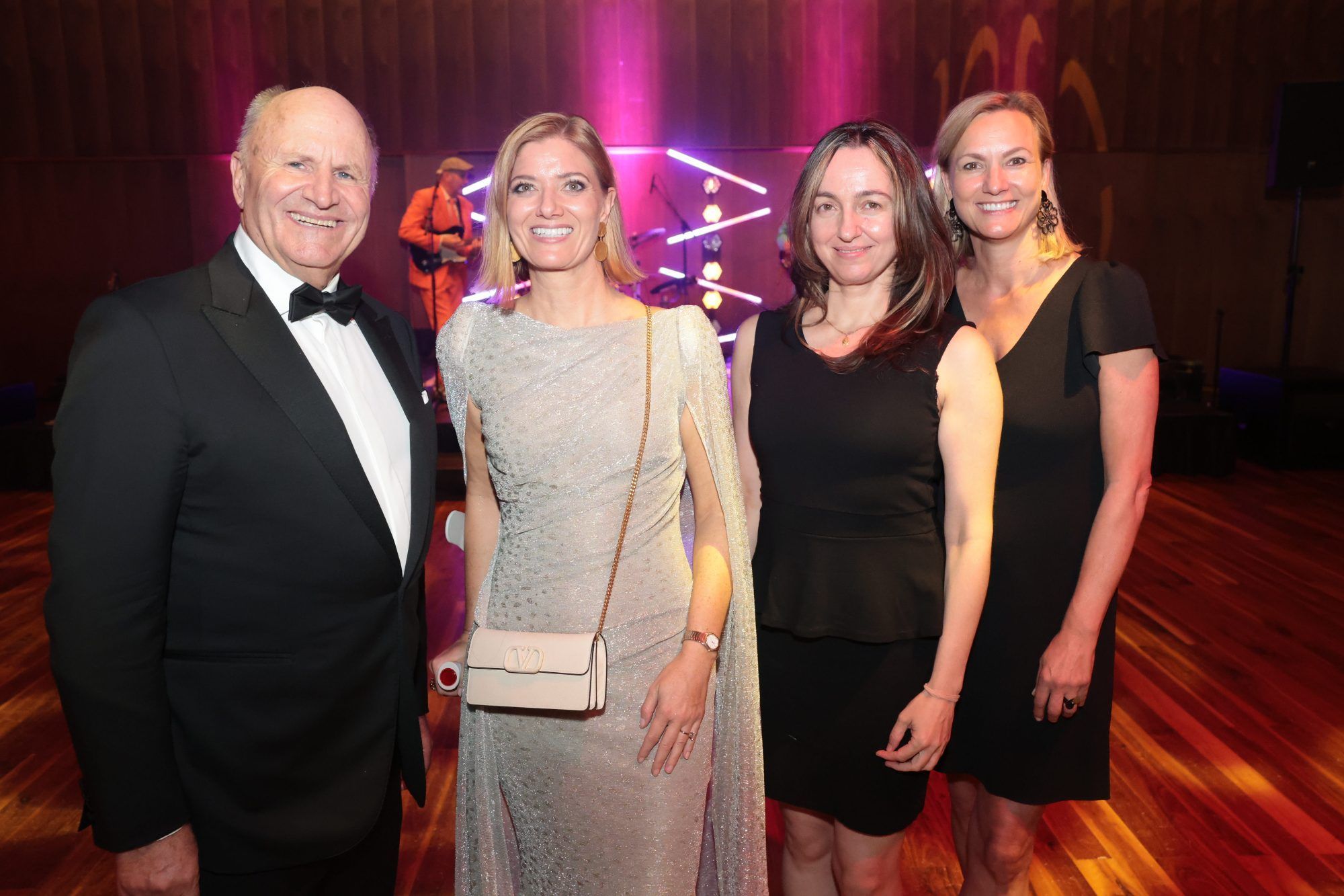 Präs. Hans Peter Metzler, Kathrin Cometto, Elena Kodin und Theresa Thompson.