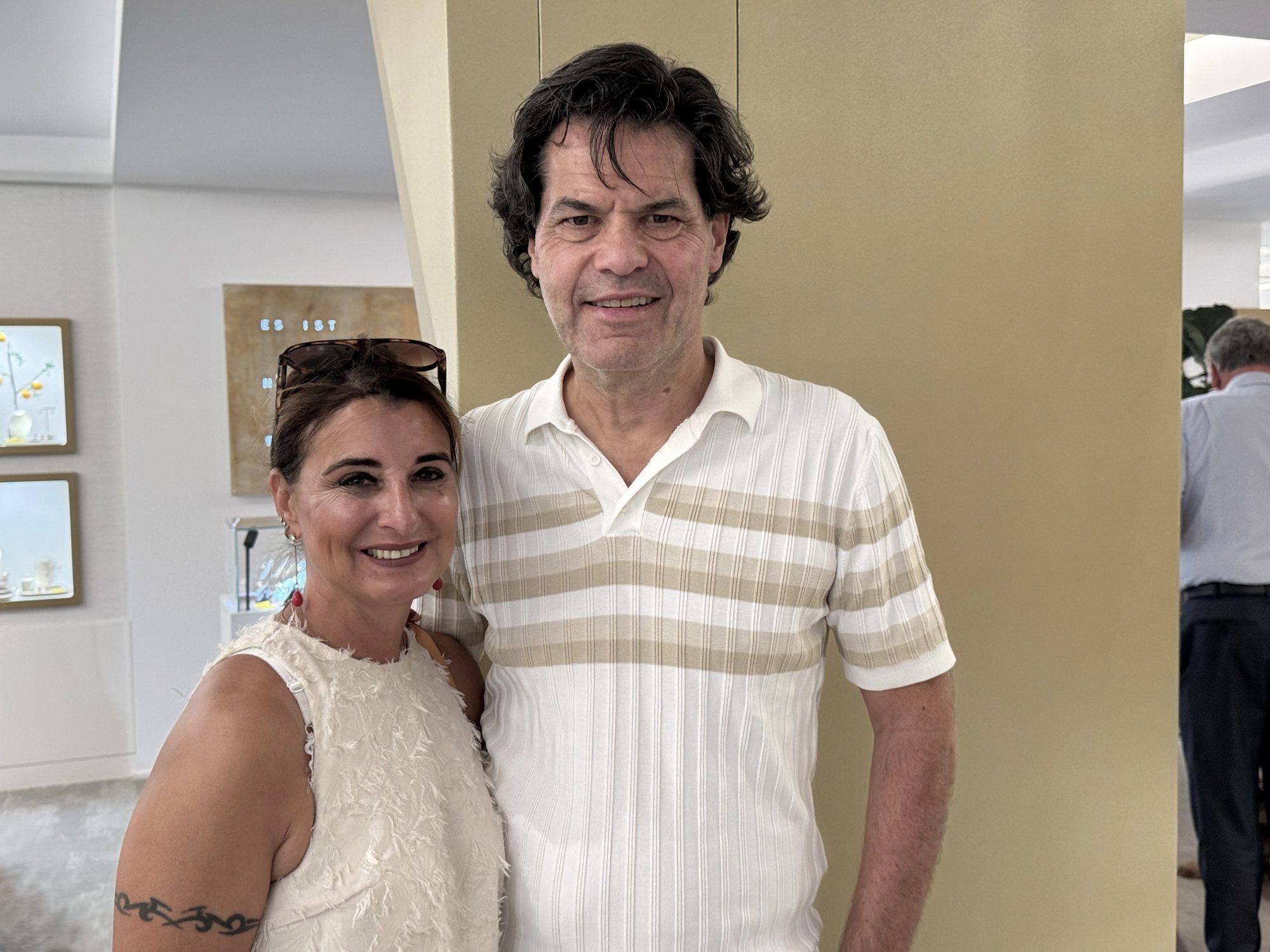 Bürgermeister Manfred Rädler mit Angela Bont.