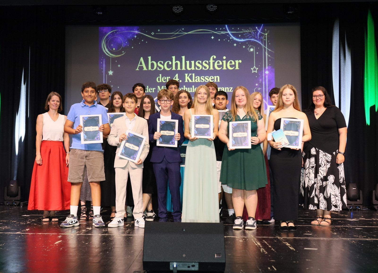 Abschlussklasse 4c der Vorstände Sandra Meindl und Birgit Moosbrugger