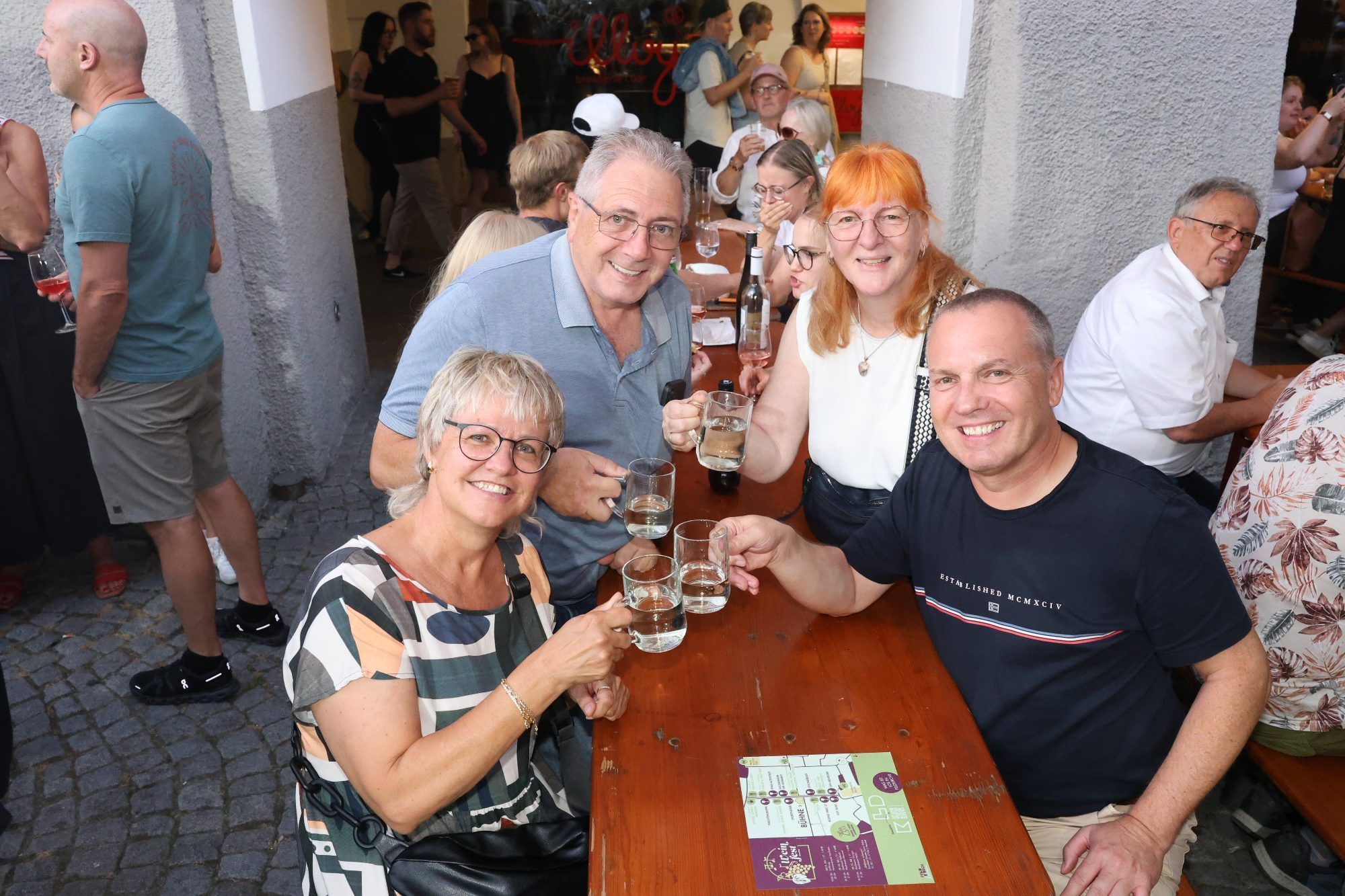 Genuss und Geselligkeit beim Weinfest