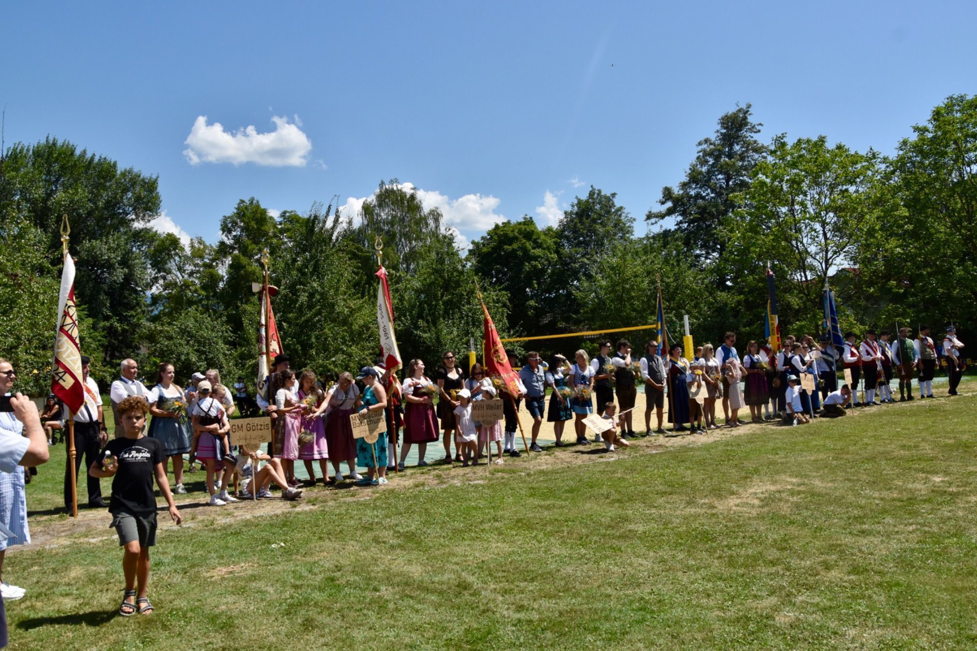 Ein prächtiges Bild bot sich den Festbesucherinnen und - besuchern auch zwischen dem Festumzug und den Konzerten der Musikvereine aus Lauterach und Altach.