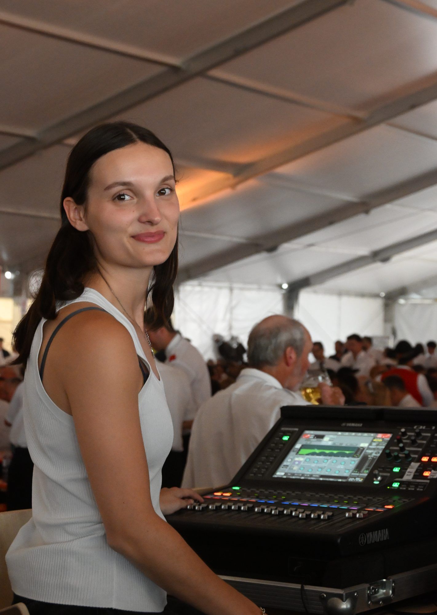 Leonie Lippburger - Profi am Mischpult