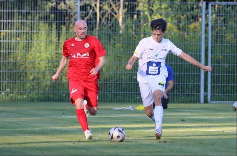 Julian Wießmeier (l.) wechselt von Dornbirn nach Bizau. KNOBEL