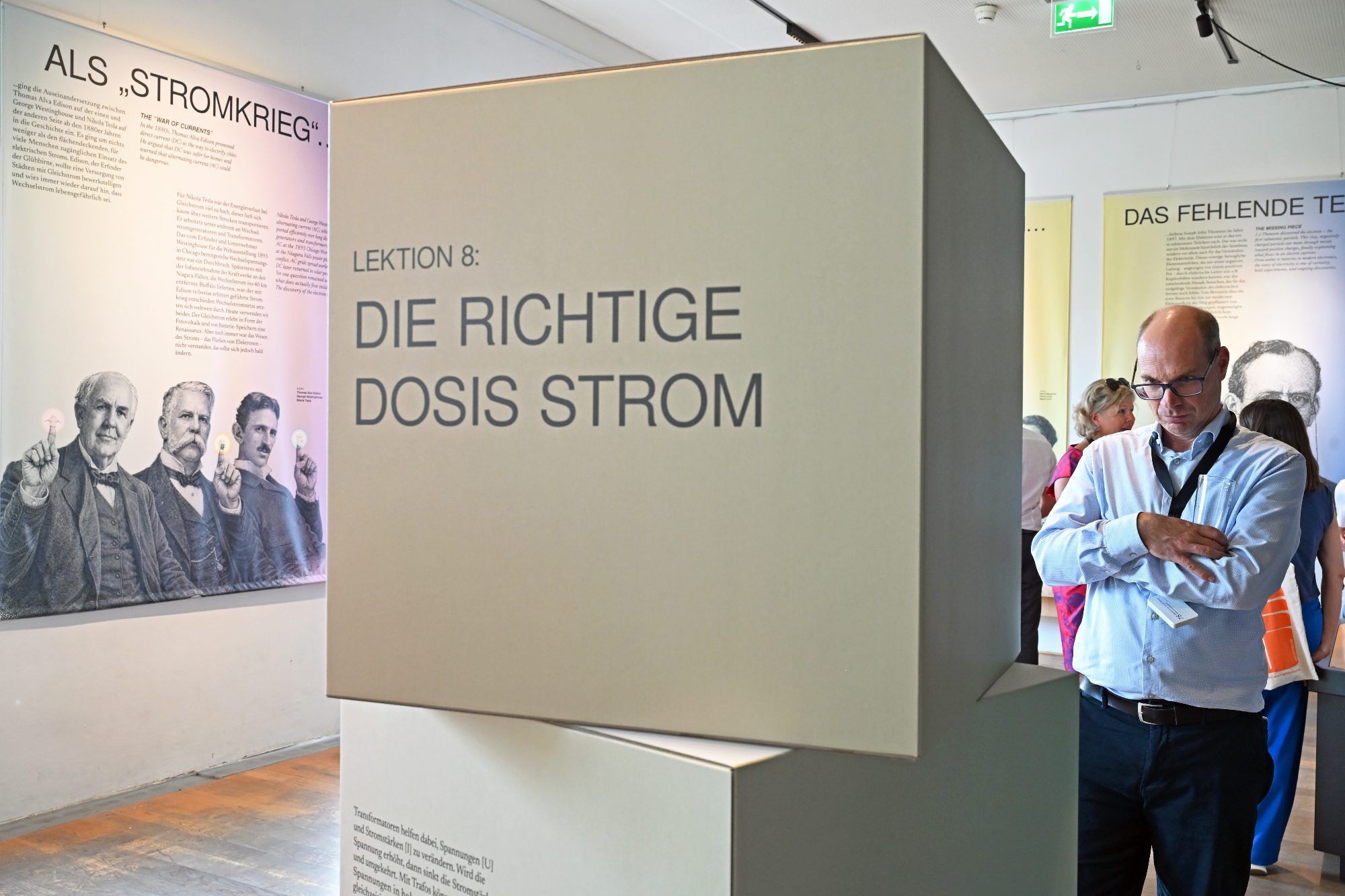 Die Ausstellung führt in zehn Lektionen durch die Welt der Elektrizität.