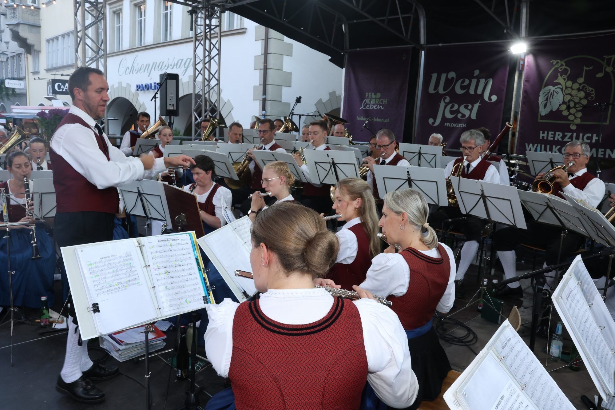 Genuss und Geselligkeit beim Weinfest