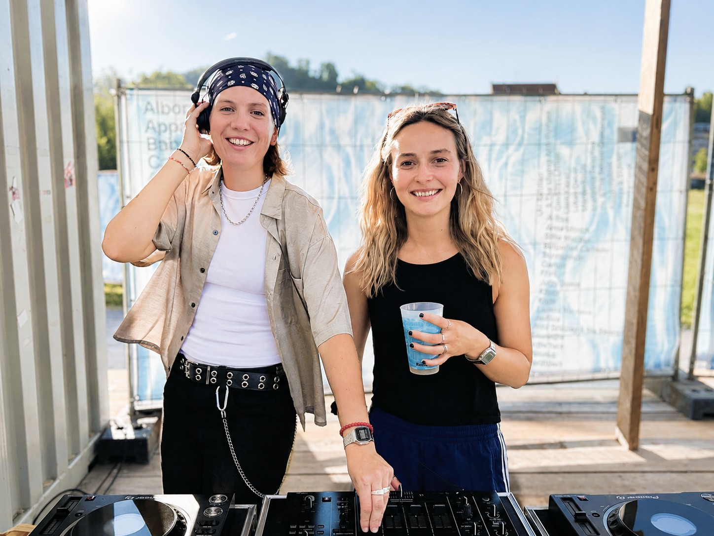 DJ Lisa mit Freundin Marina Höfler.