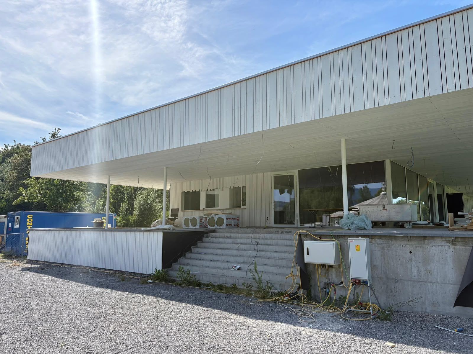 Das neue Clubheim des SC Admira Dornbirn befindet sich auf der Zielgeraden und soll rechtzeitig zum Jubiläum eröffnet werden.