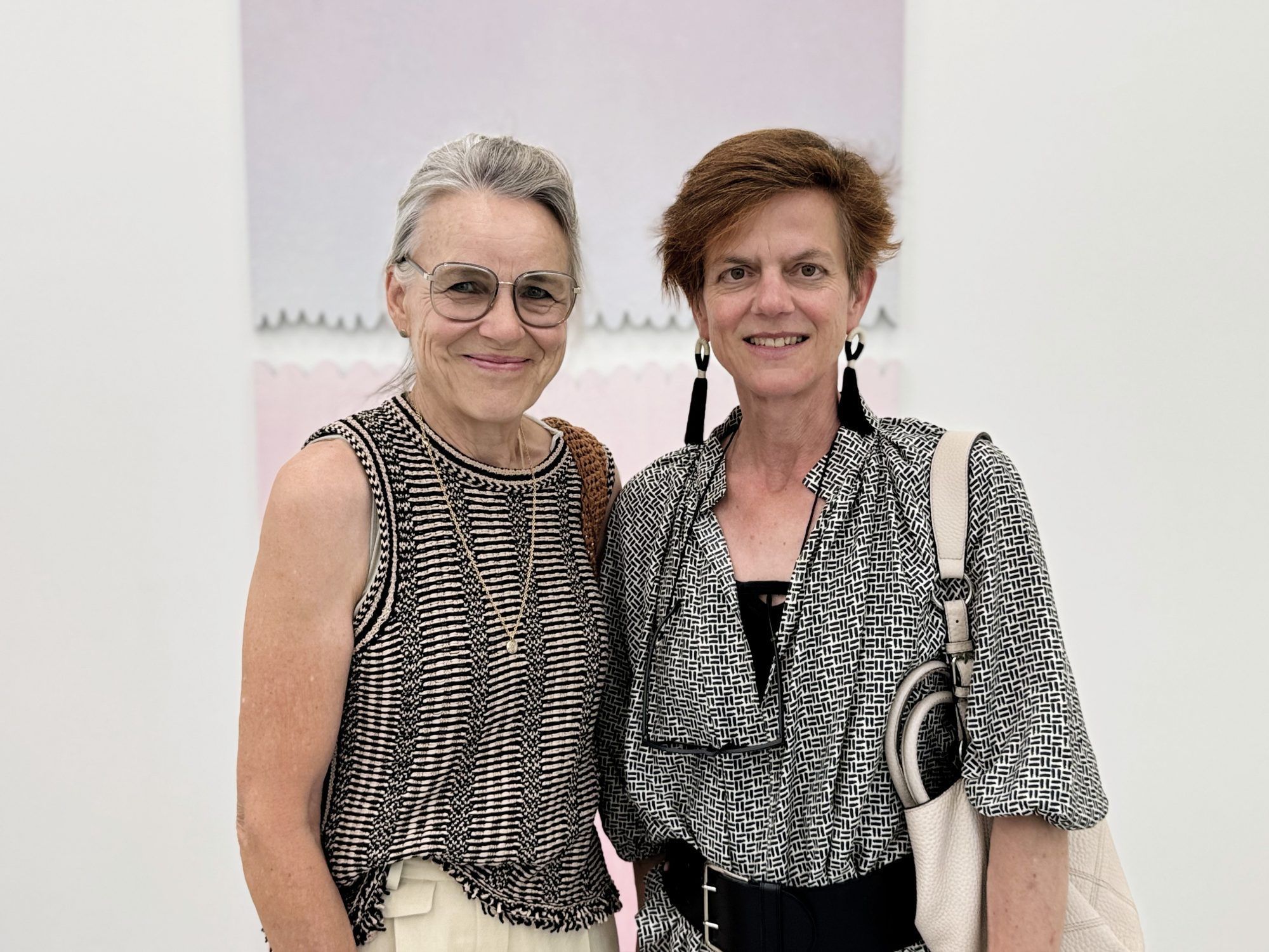 Sylvia Brugger und Künstlerin Uta Belina Waeger.