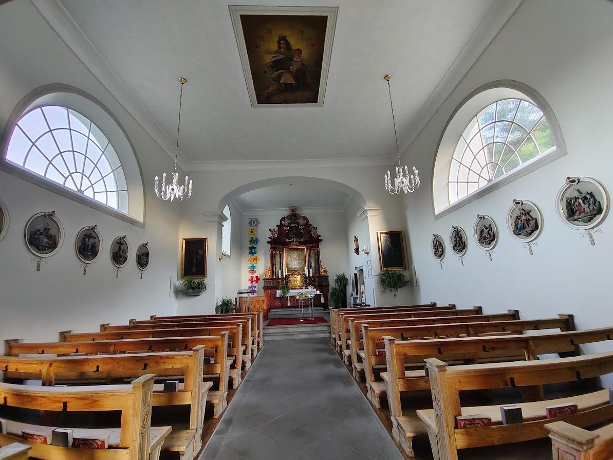 Die Kapelle Maria Ebene blickt auf eine bewegte 200-jährige Geschichte mit zahlreichen Erweiterungen und Renovierungen zurück.