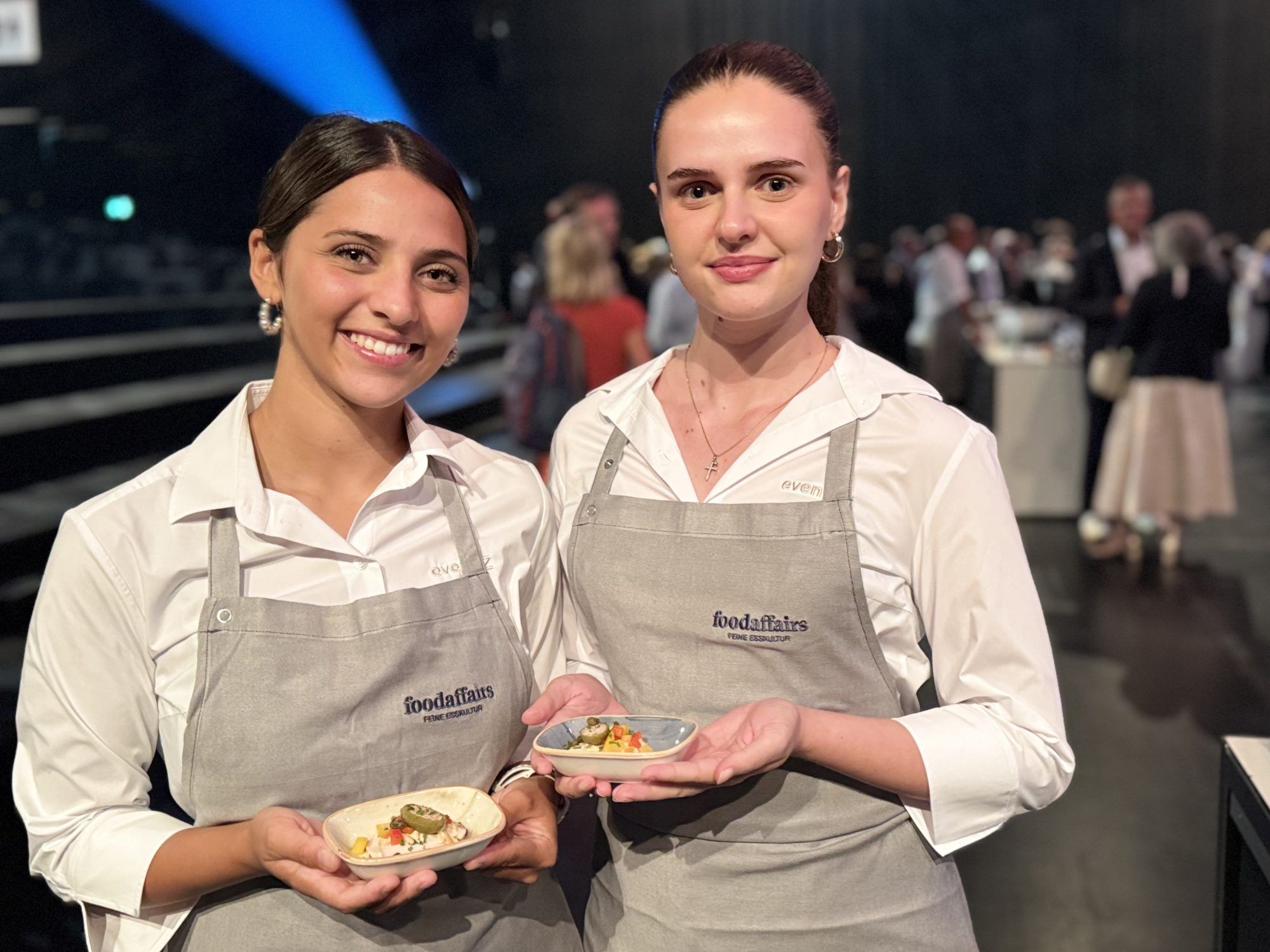 Cara Nurten und Laura Kolaj vom evenTZ Catering.