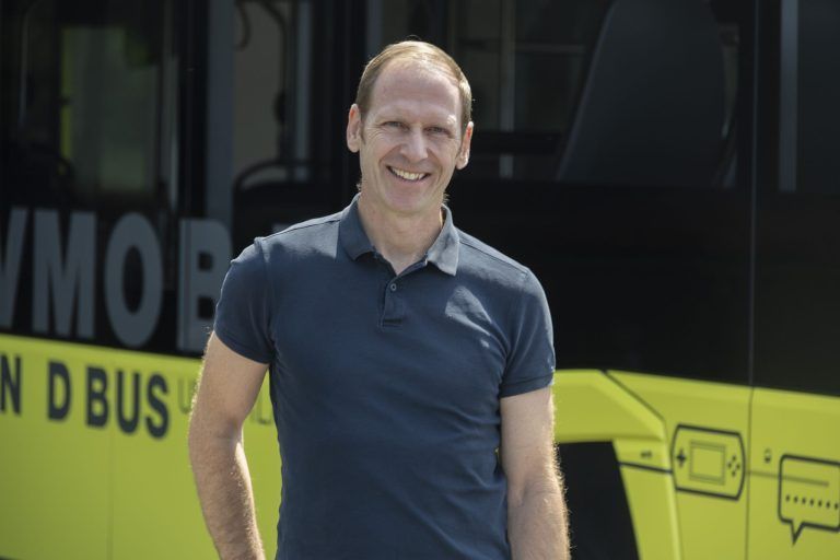 Warum Öffi-Busfahren für Frauen immer attraktiver wird