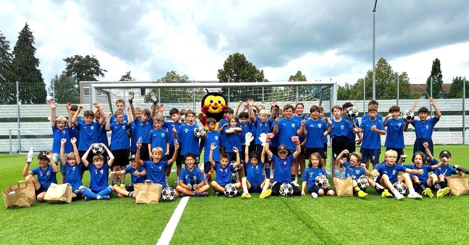 Impressionen vom „Leiblachtaler-Raiffeisen-Fußball-Nachwuchs-Camp 2026“ des SV typico Lochau im Stadion Hoferfeld.