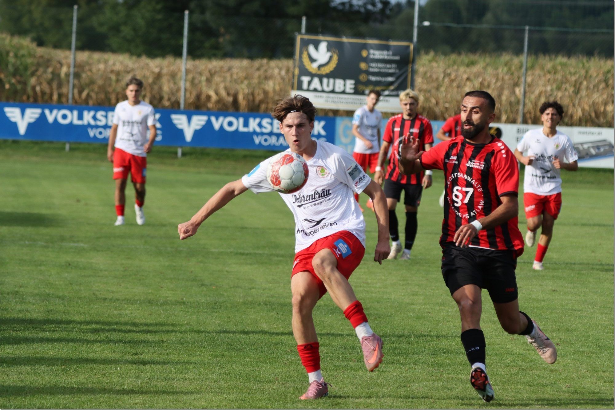 Szenen vom Spiel Brederis vs FC Dornbirn Juniors. VN-TK/10
