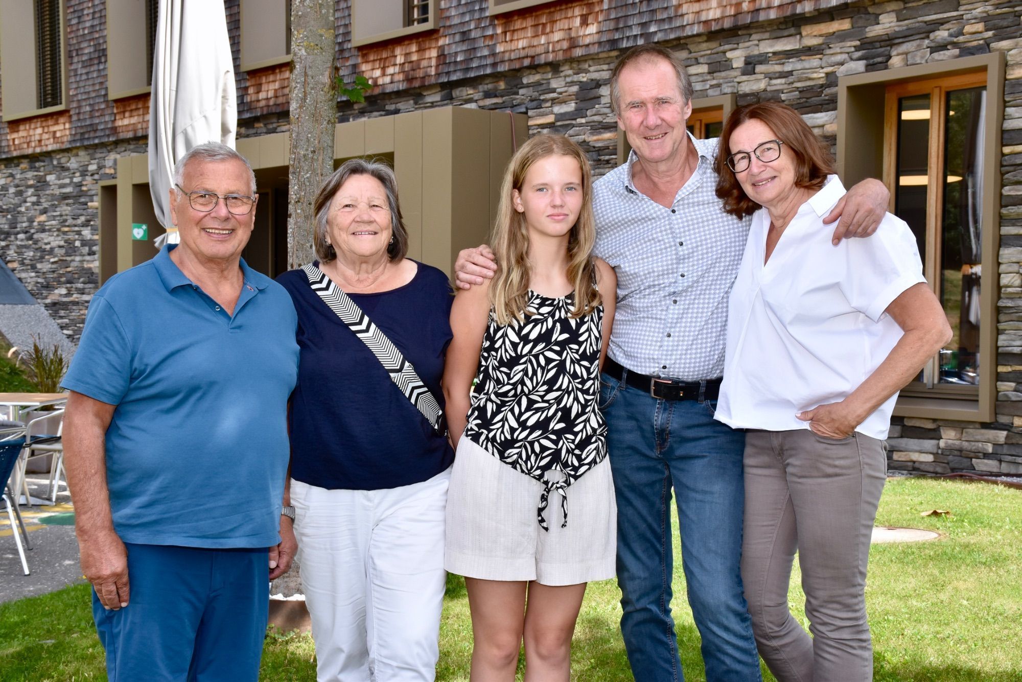 Festbesucher Raphael und Rosmarie Wolf, Ilina Gollner, Wolfgang und Eva Zudrell.