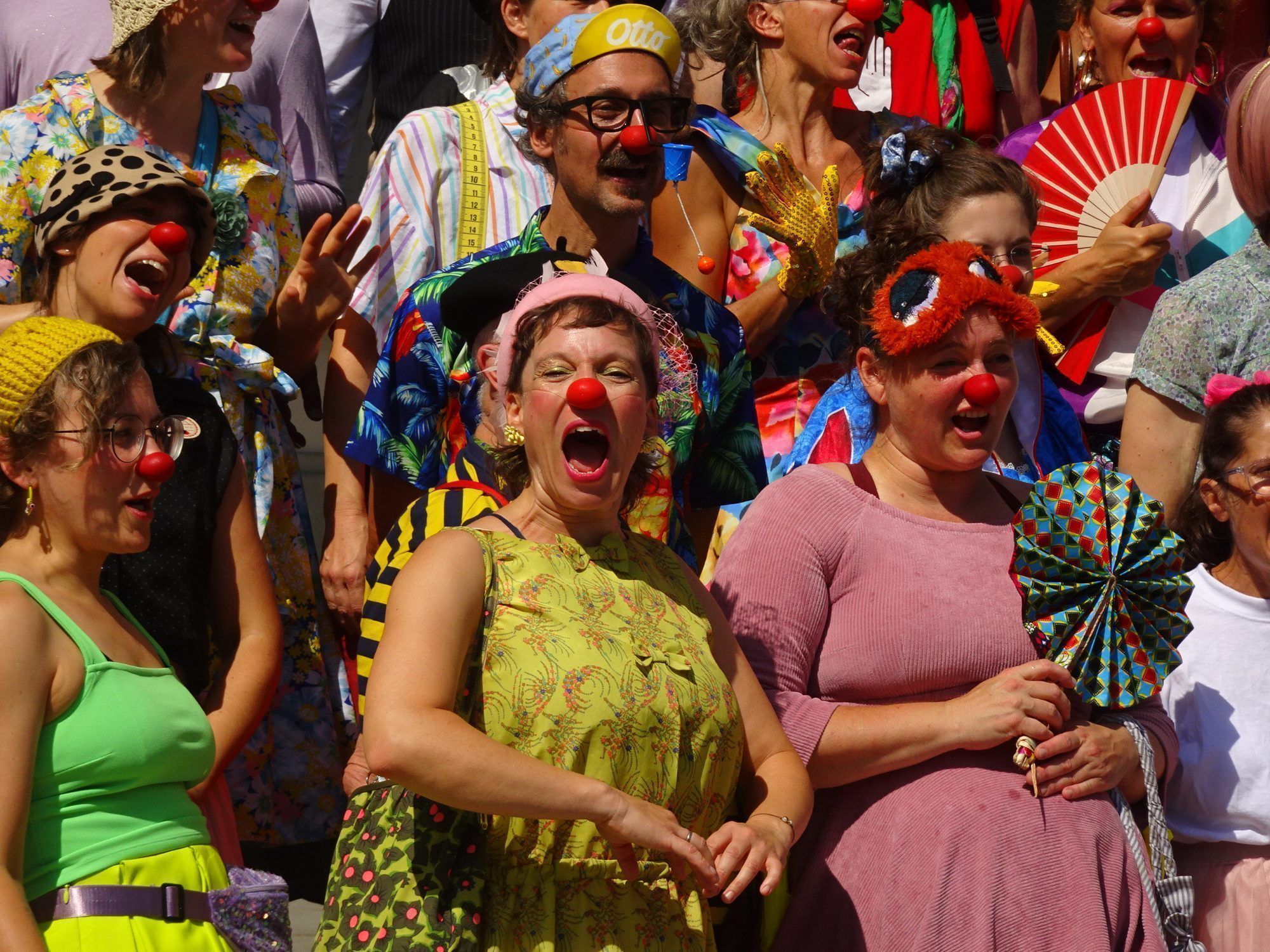 Die Clowns aus aller Welt sorgten für ausgelassene Stimmung auf dem Marktplatz.