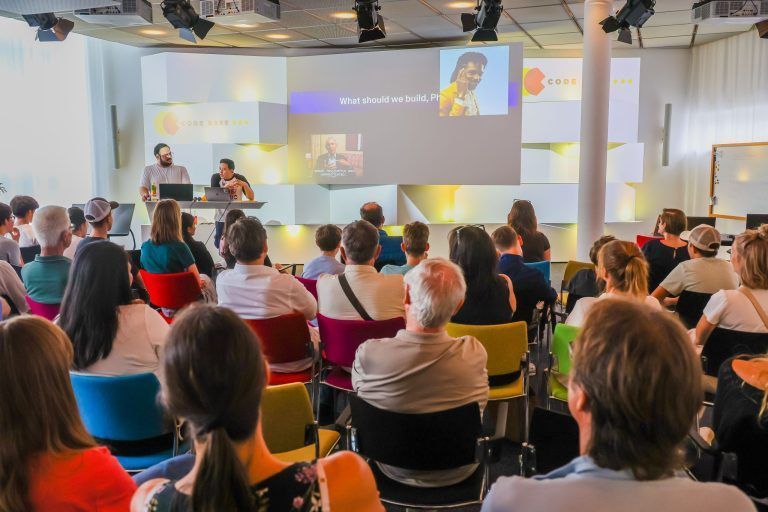 Code Base Camp erfolgreich abgeschlossen: Jugendliche erhielten Zertifikate
