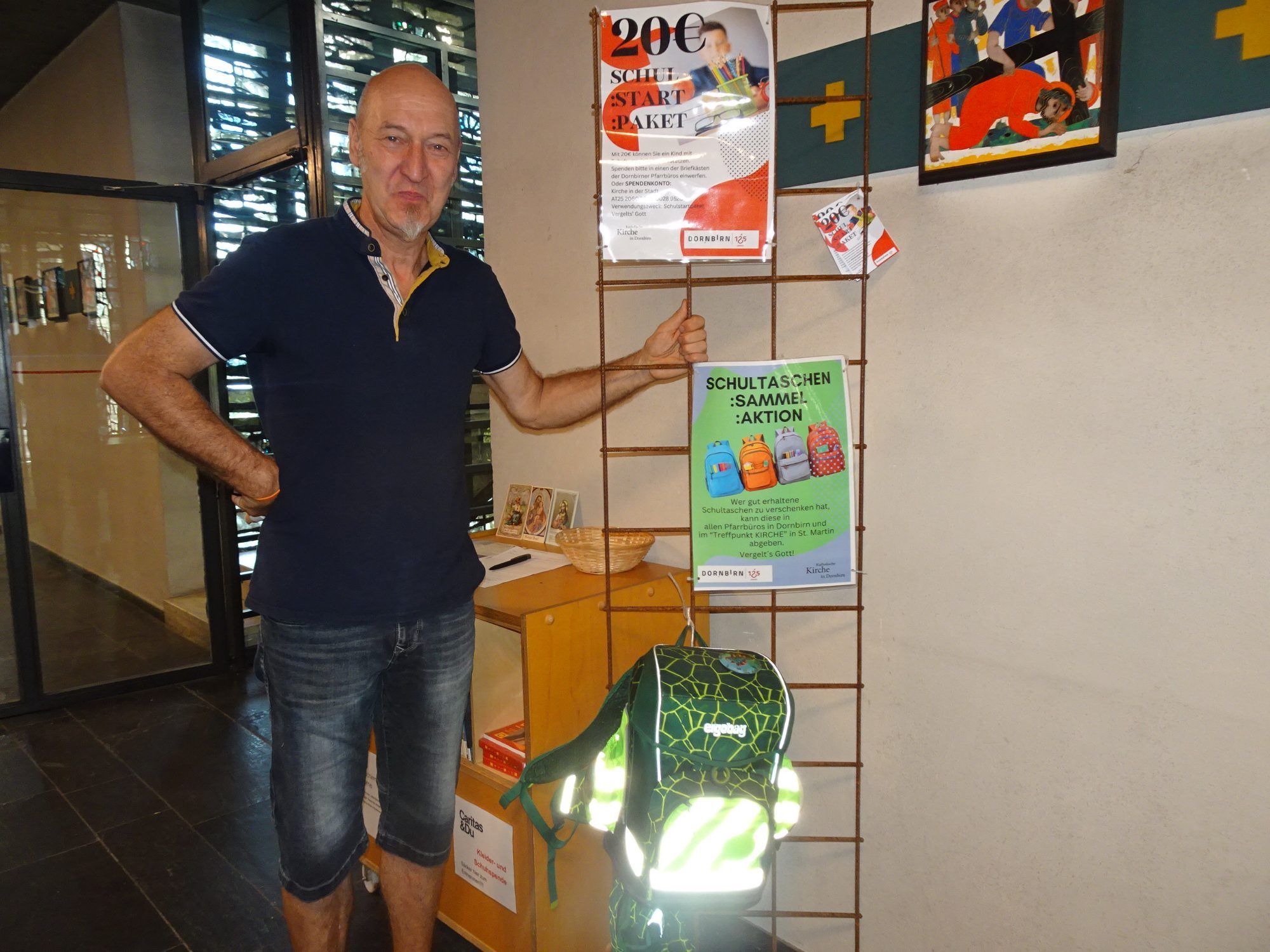 84 gefüllte Schultaschen konnten bei der Schultaschenaktion bereits gesammelt werden.