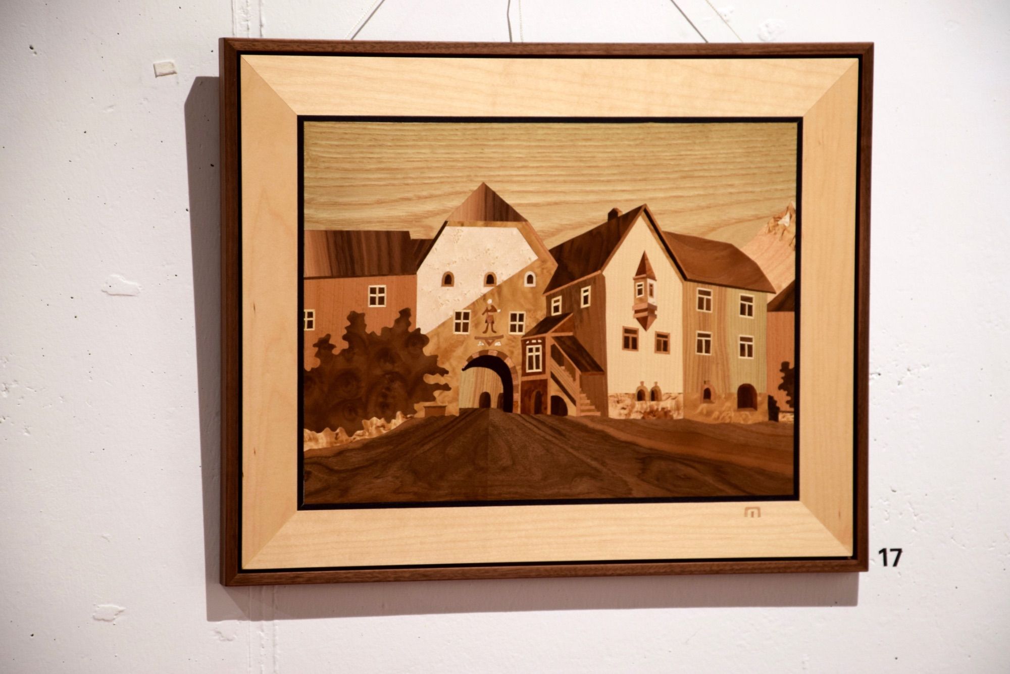 Arbeit des Intarsienkünstlers Markus Khüny in einer seiner früheren Ausstellungen im kukuphi in Bludenz. Foto: Gerhard Scopoli