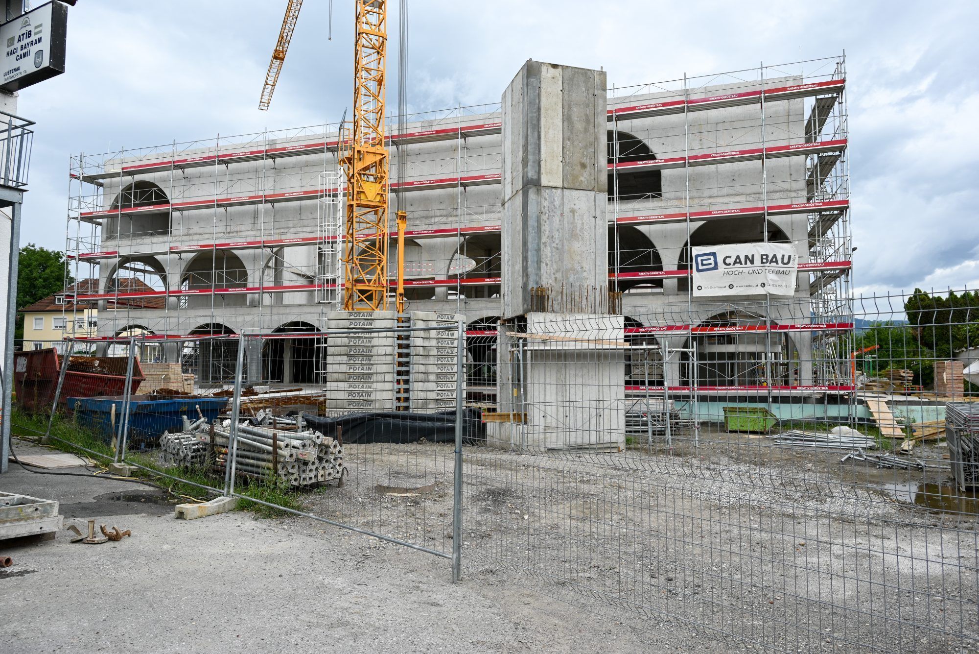 Der Rohbau der Moschee soll in drei Monaten fertig gestellt sein. Dann beginnen die Innenarbeiten.