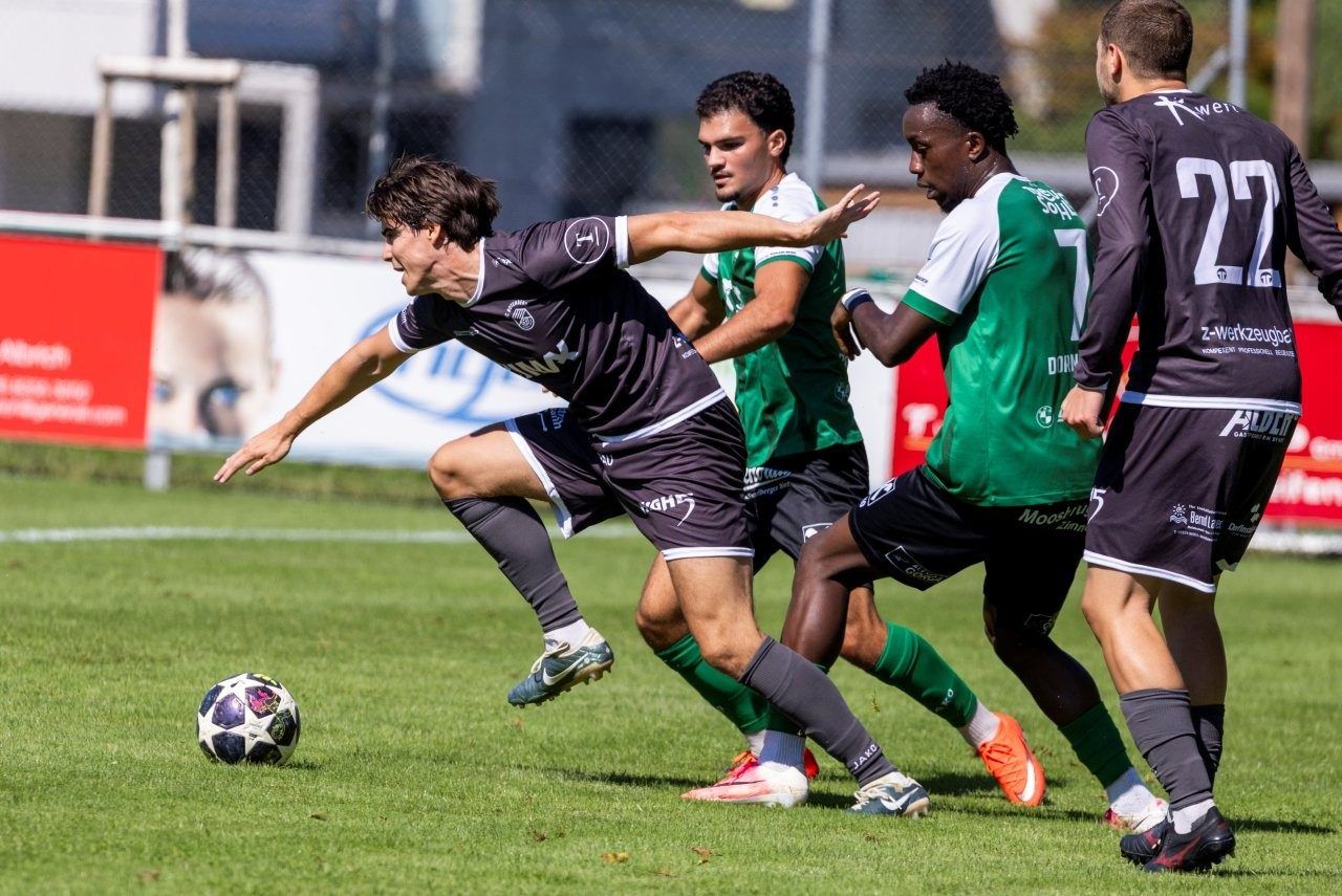 Szenen vom Topspiel Dornbinrer SV - FC Rotenberg. VN-PAULITSCH/6